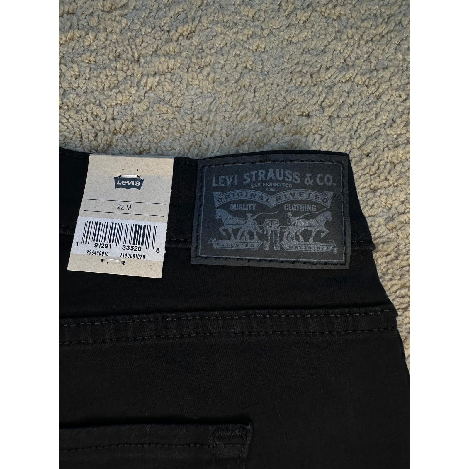 Levi's NWT Levi's Classic Straight Jeans Black Women's Size 22 Size 22" - 13 Thumbnail