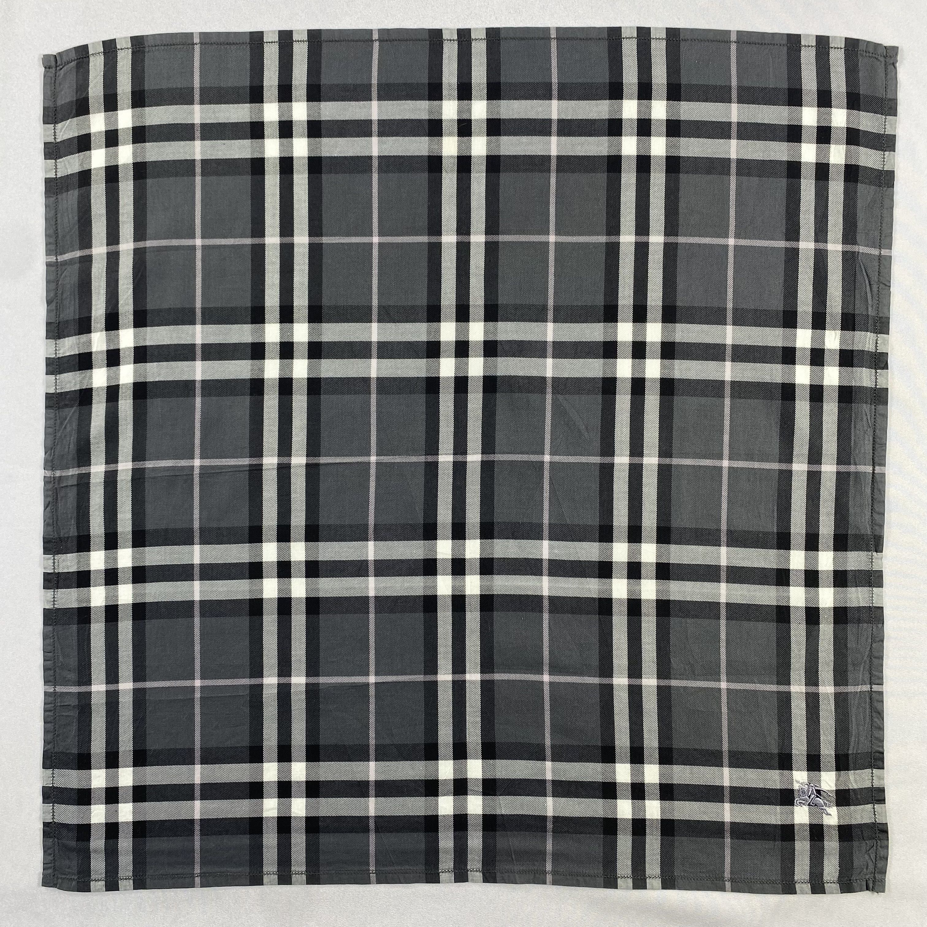 Burberry × Vintage Burberry Handkerchief / Neckerchief / Bandana-P1705 Size ONE SIZE - 1 Thumbnail