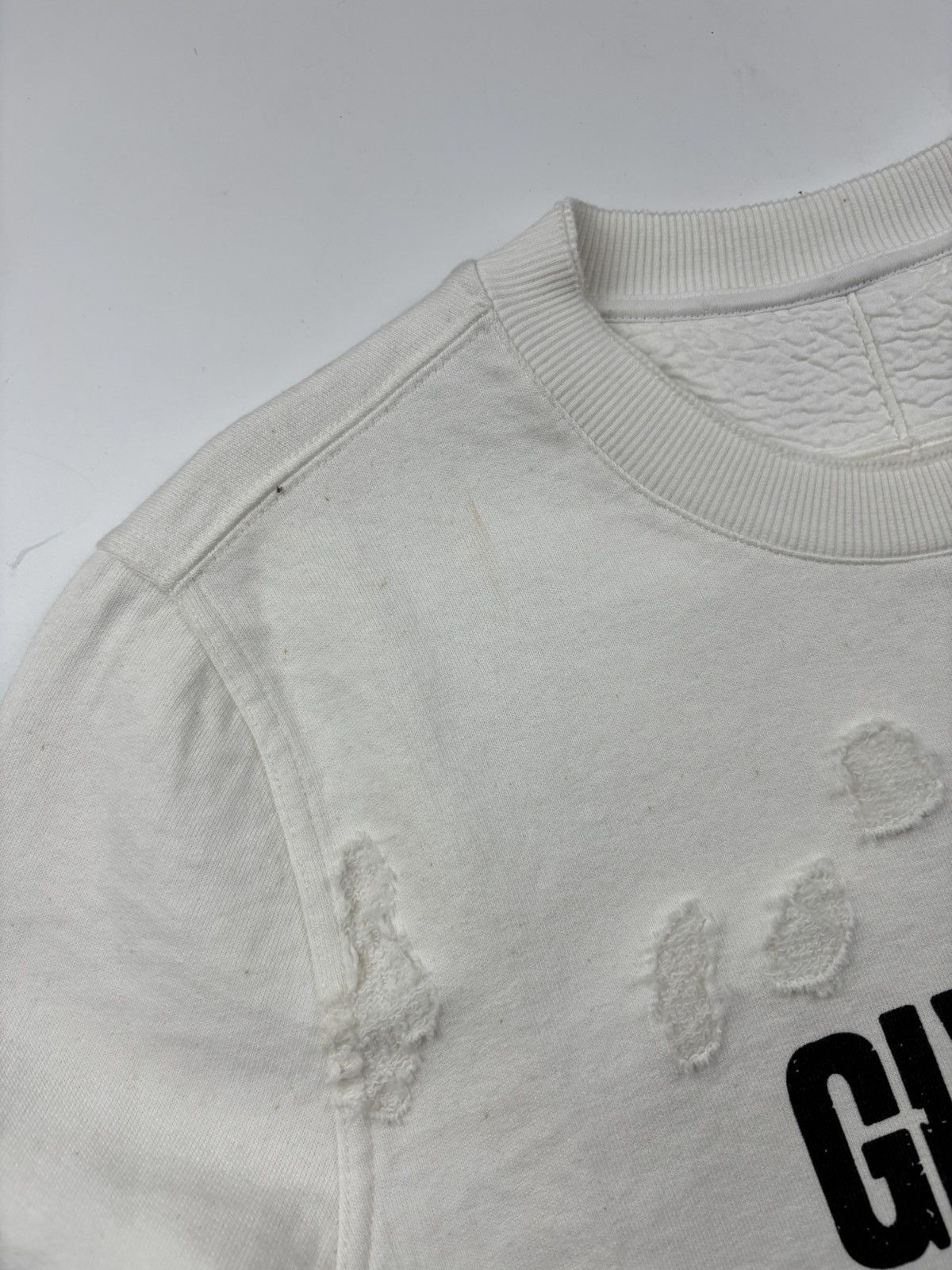 Givenchy Givenchy Destroyed Sweater Size US S / EU 44-46 / 1 - 4 Thumbnail