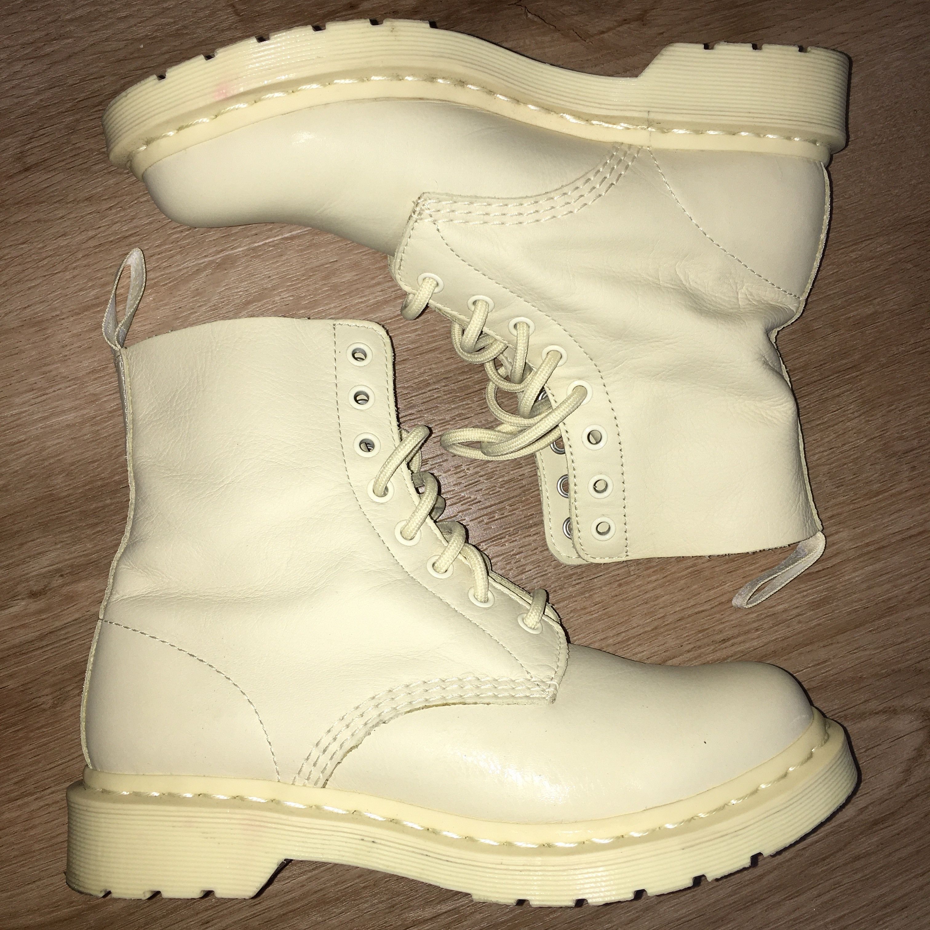 Dr. Martens 1460 Pascal Mono Off White Size US 8.5 / IT 38.5 - 5 Thumbnail