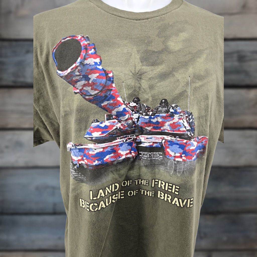 Vintage VINTAGE Land Of The Free Because Of The Brave XL Olive Green Tank Graphic T Shirt Size US XL / EU 56 / 4 - 1 Thumbnail