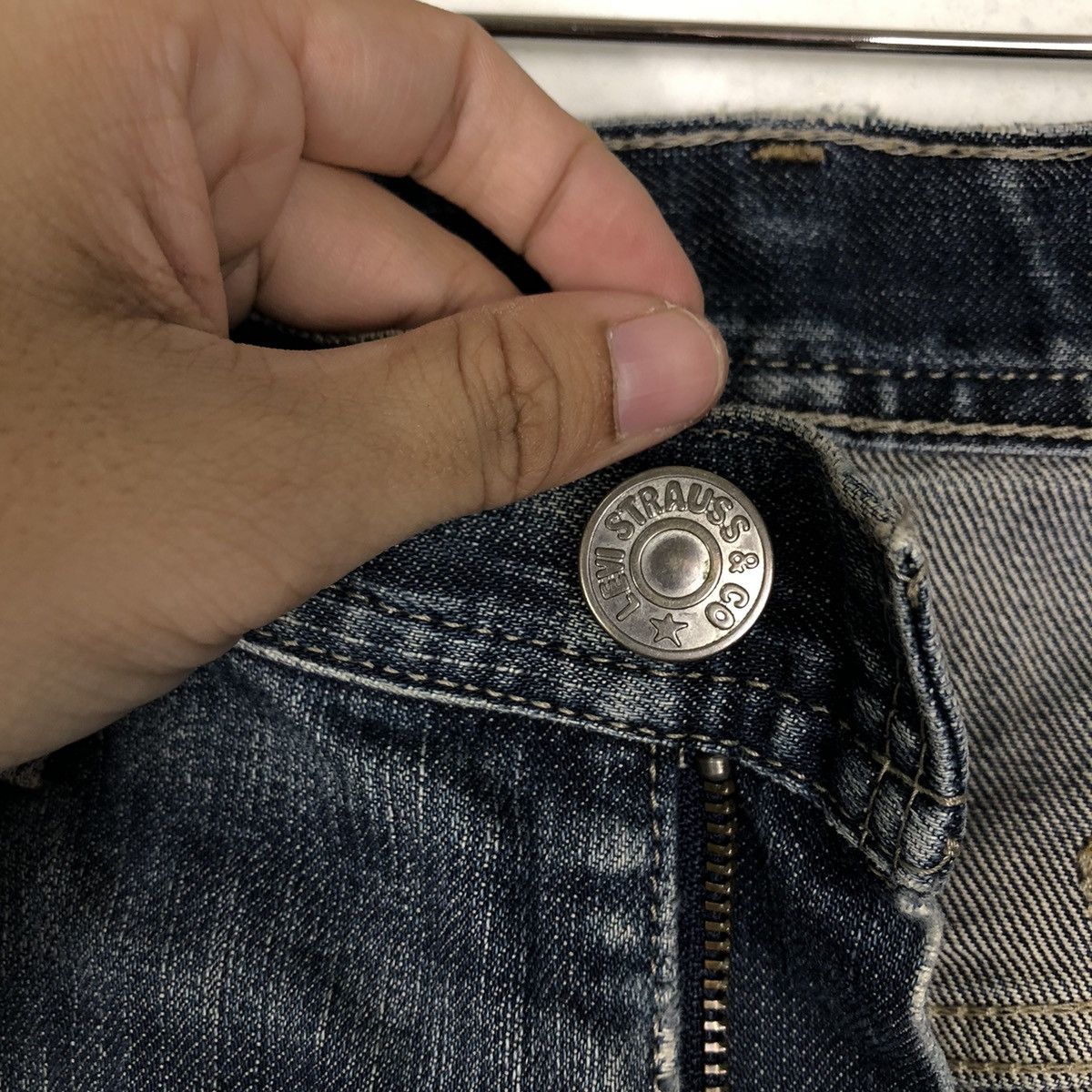 Levi's 🔥90’s Rare Distressed Denim Jeans Levi’s Kanye Design Size US 34 / EU 50 - 13 Thumbnail
