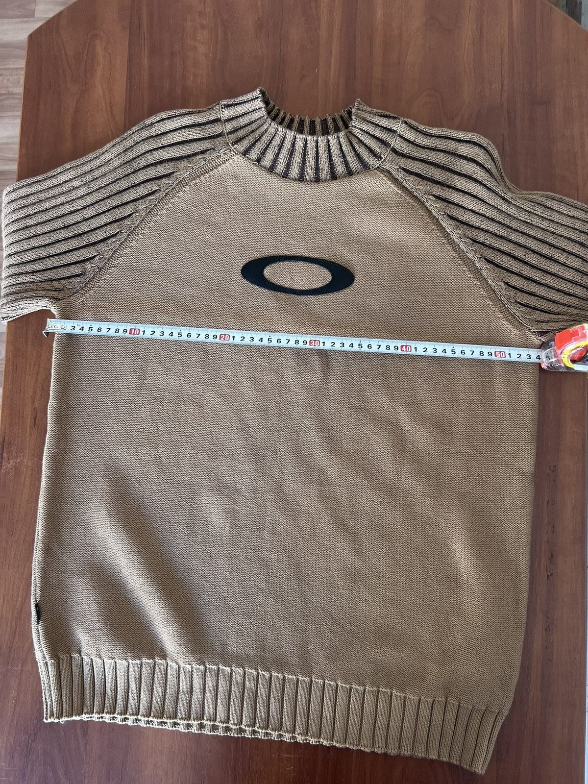Oakley Vintage Oakley Sweater Big Central Logo Men’s Brown Size M Size US M / EU 48-50 / 2 - 11 Thumbnail