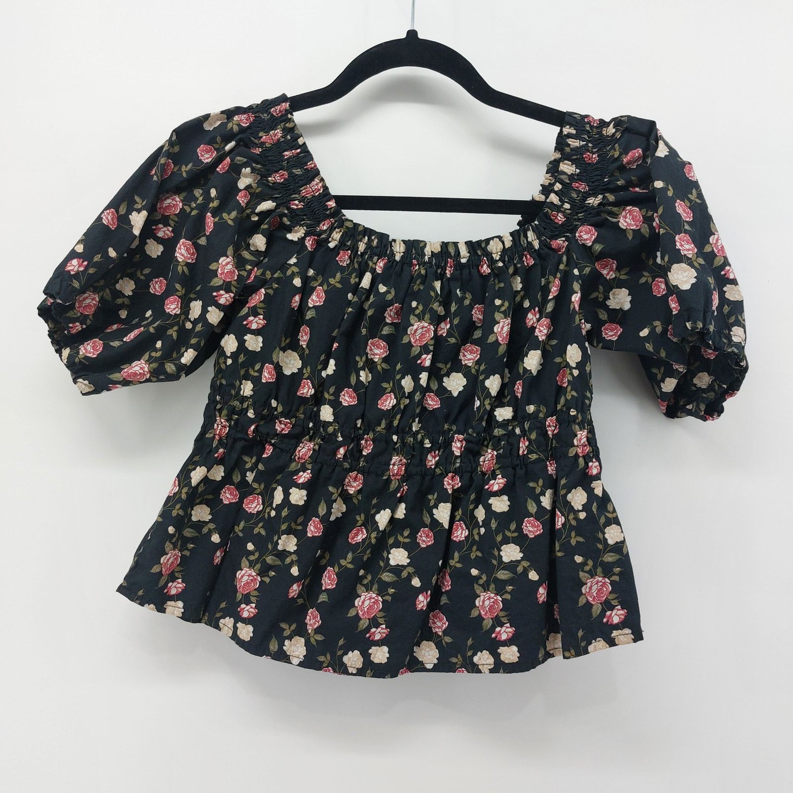 Other Celebrity Pink Floral Puff Sleeve Black Top Smocked Size L Size L / US 10 / IT 46 - 2 Thumbnail