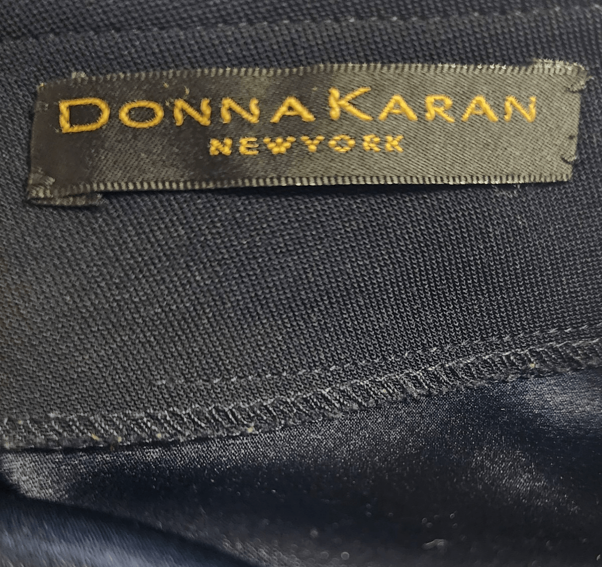 Donna Karan Donna Karan Skirt Size 12 Black Wool Zip Closure Tailored F Size 34" / US 12 / IT 48 - 2 Thumbnail