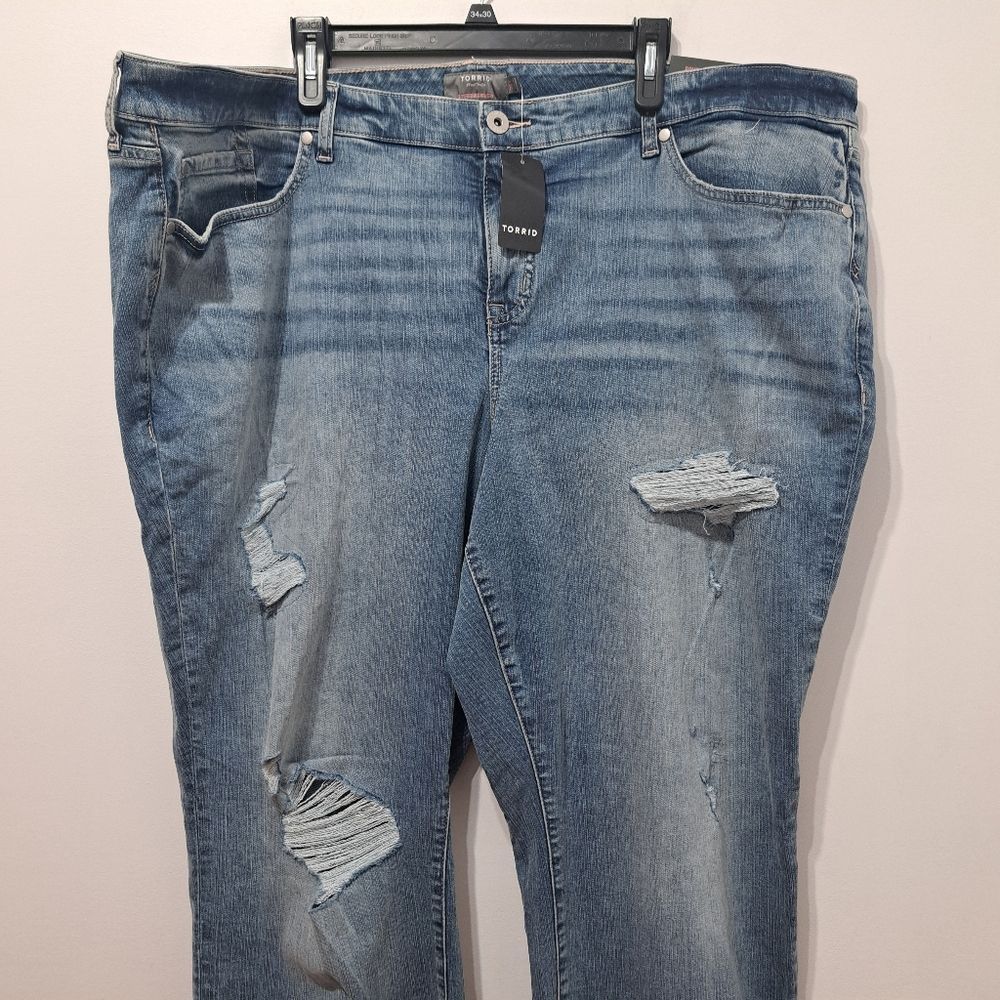 Other Torrid Boyfriend Straight Vintage Stretch Distressed Mid Rise Jean Size 26 Tall Size 24" / US 00 / IT 34 - 13 Thumbnail