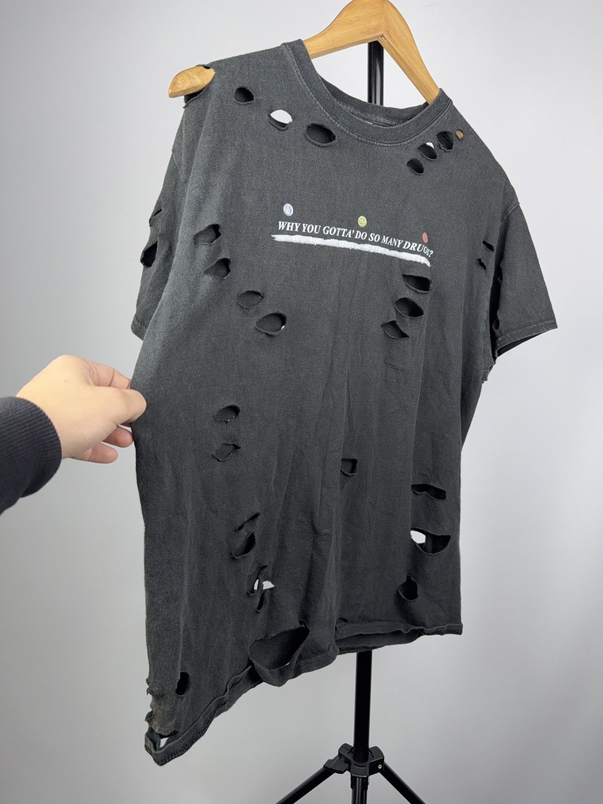 Japanese Brand ⚠️ 00s Distressed “Why You Gotta Do So Many Drugs?” Tee Y2K Size US M / EU 48-50 / 2 - 6 Thumbnail