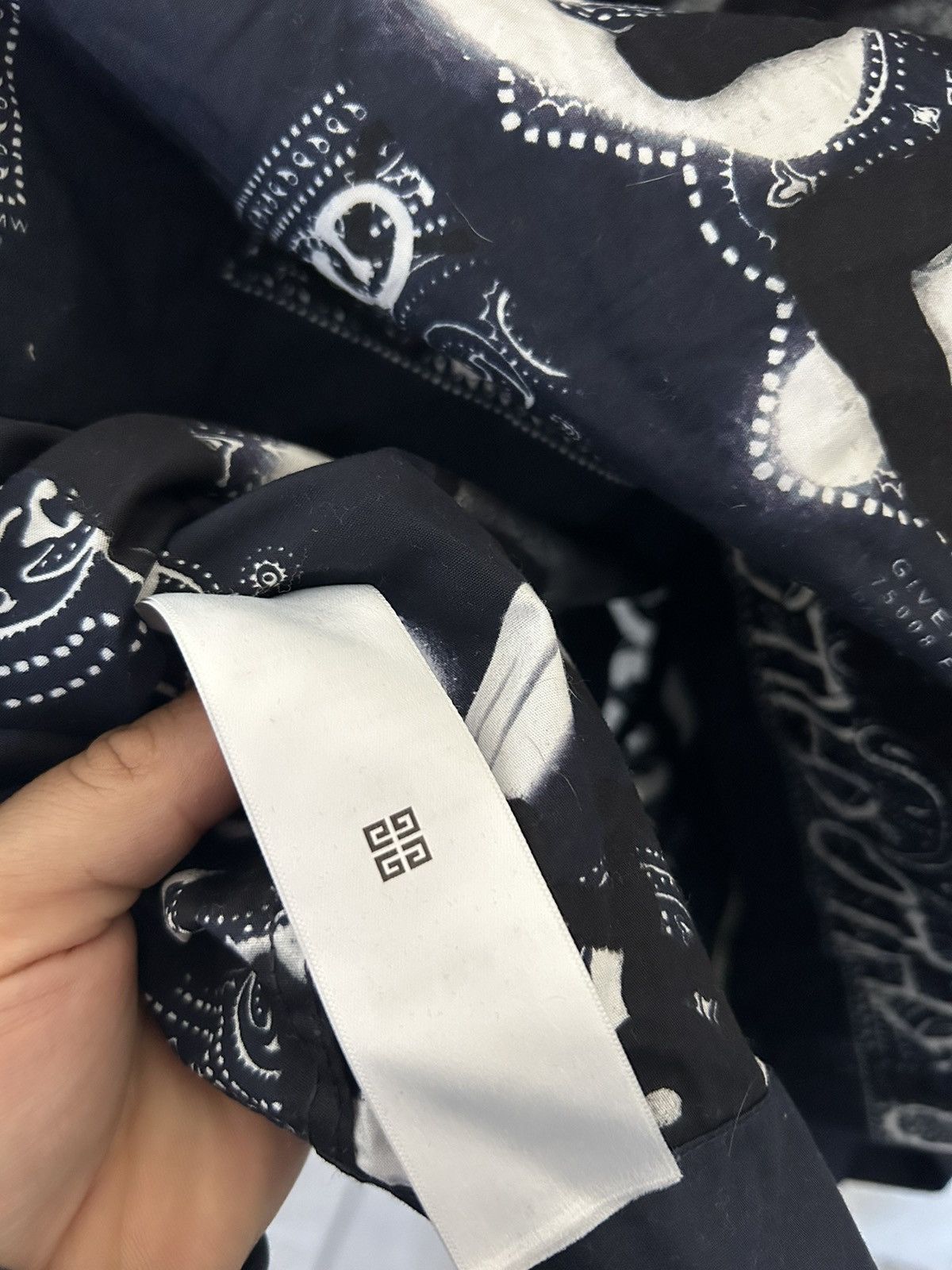Givenchy Givenchy Chito Shirt Size US L / EU 52-54 / 3 - 4 Thumbnail