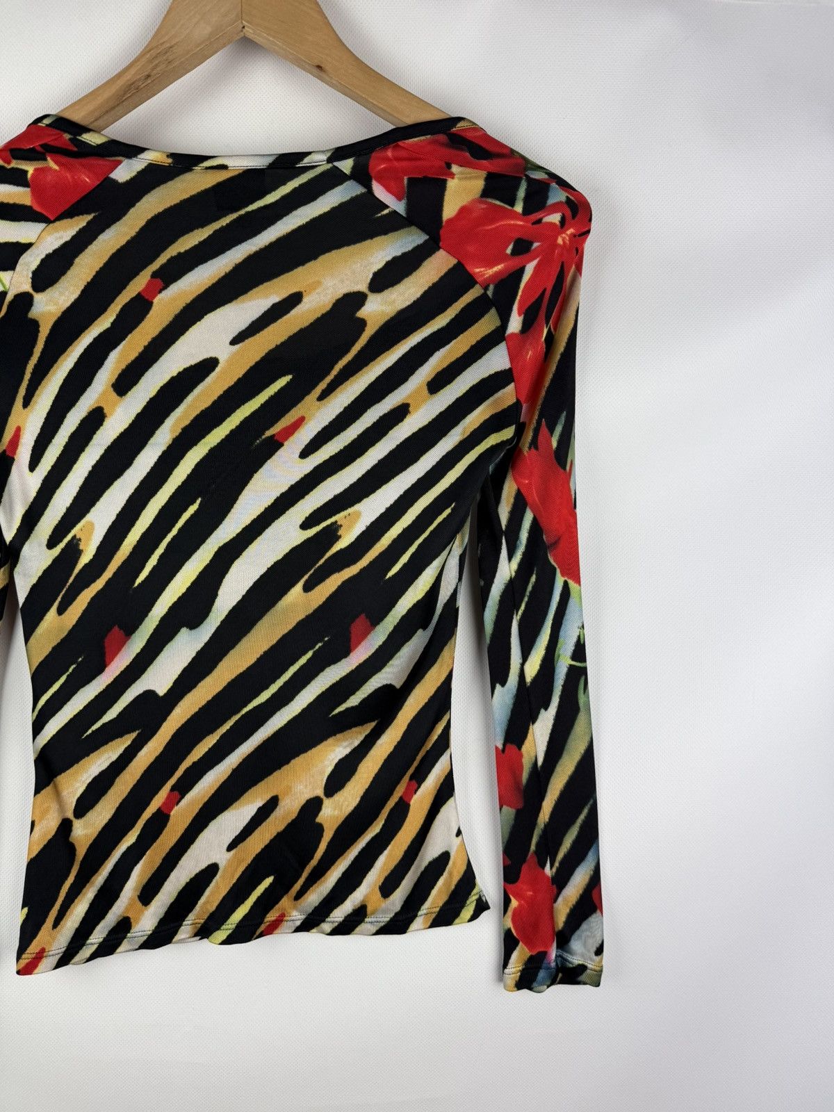 Versace Jeans Couture Versace Jeans Couture VTG Long Sleeve Patterned Tunic Blouse Size M / US 6-8 / IT 42-44 - 16 Thumbnail