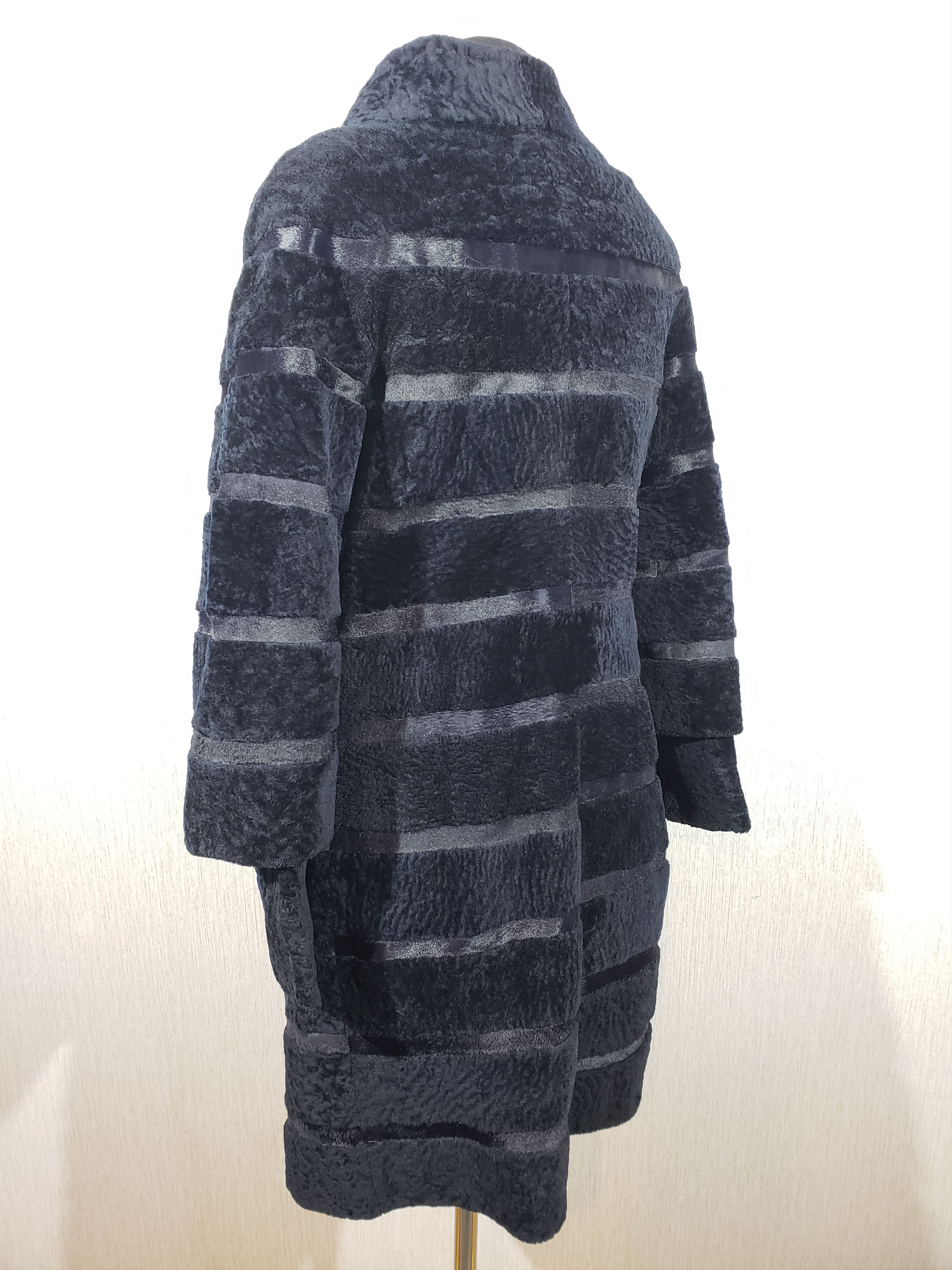 Other Wonderful women's sheepskin coat. Size M / US 6-8 / IT 42-44 - 6 Thumbnail