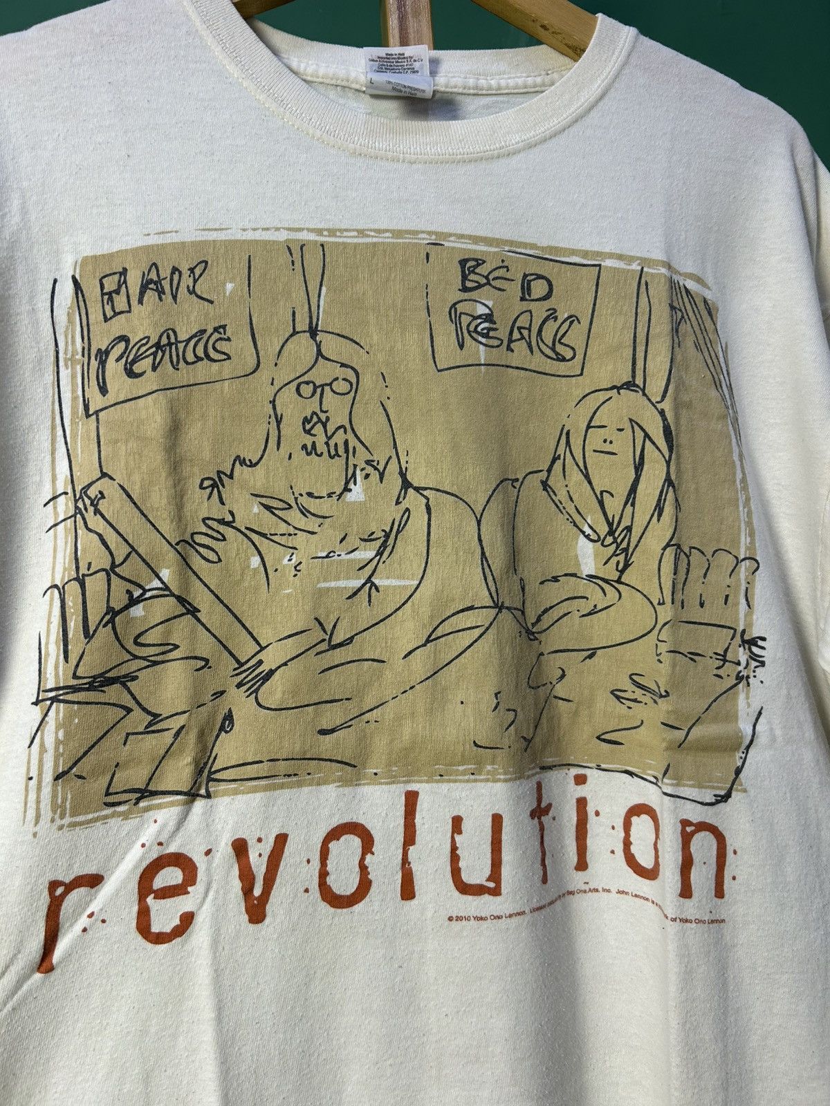 Band Tees John Lennon Revolution Hair Peace Bed Peace 2010 Size US L / EU 52-54 / 3 - 2 Thumbnail