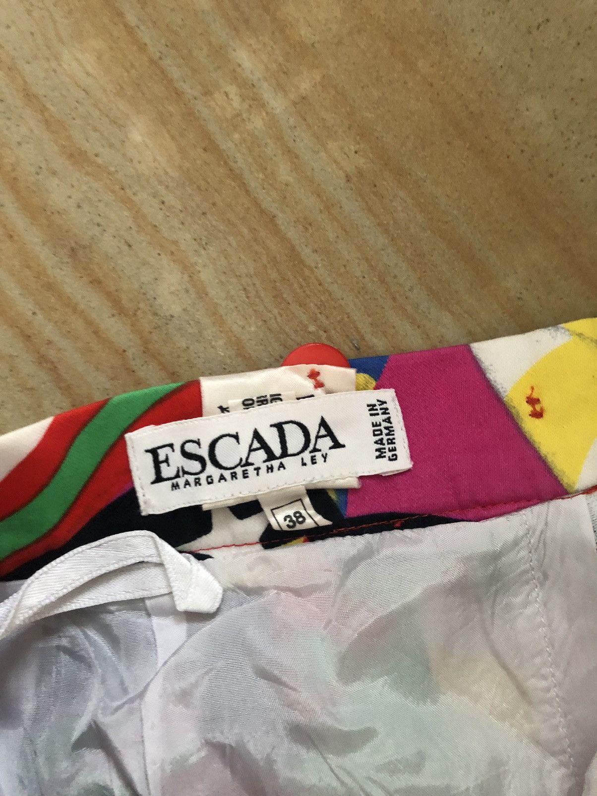 Designer × Escada × Vintage VINTAGE ESCADA CRAZY PRINT SKIRT Size 26" / US 2 / IT 38 - 4 Thumbnail