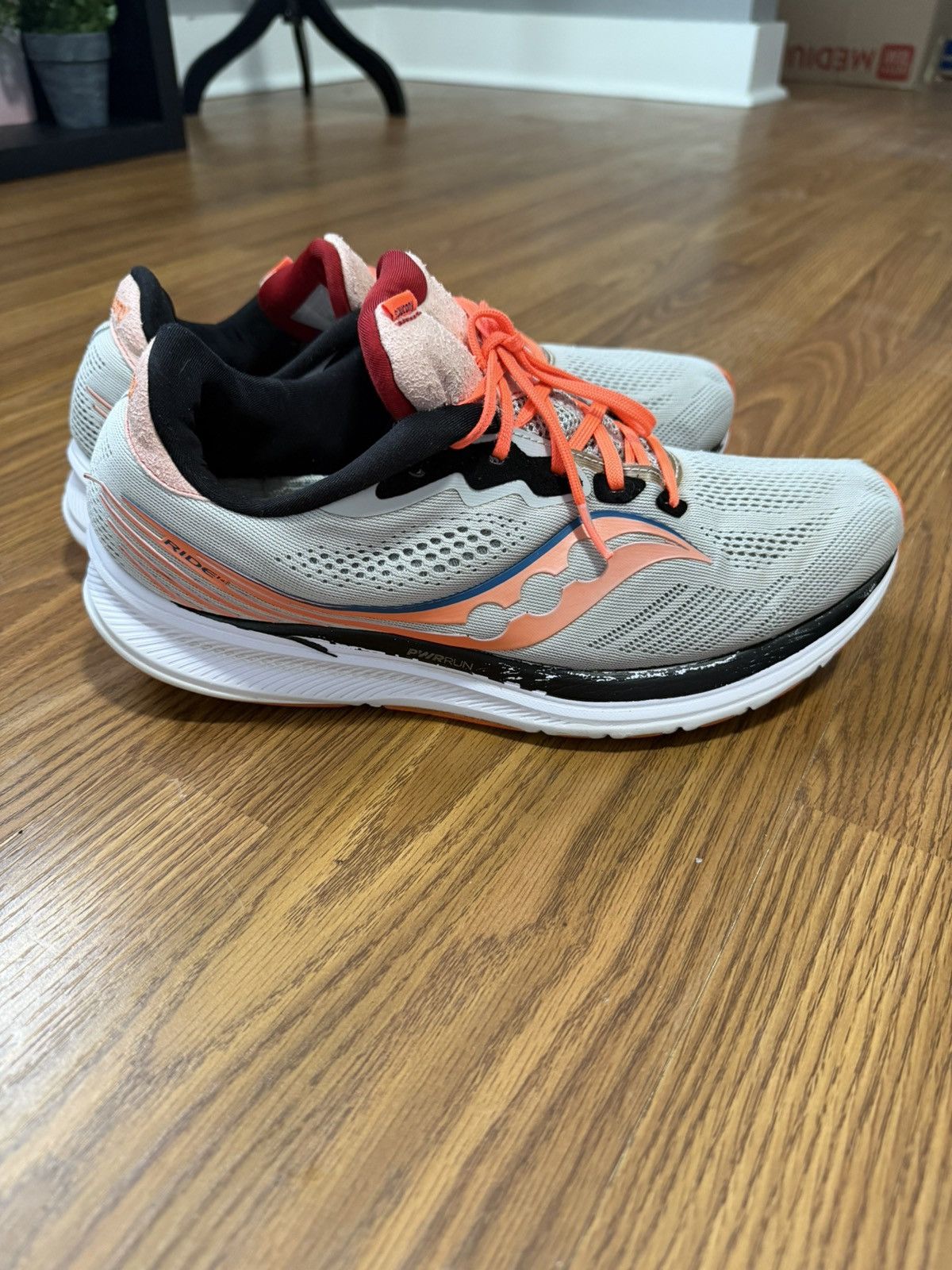 Saucony Saucony Ride 14 jackrabbit running shoes size 9.5. Size US 9.5 / EU 42-43 - 3 Thumbnail