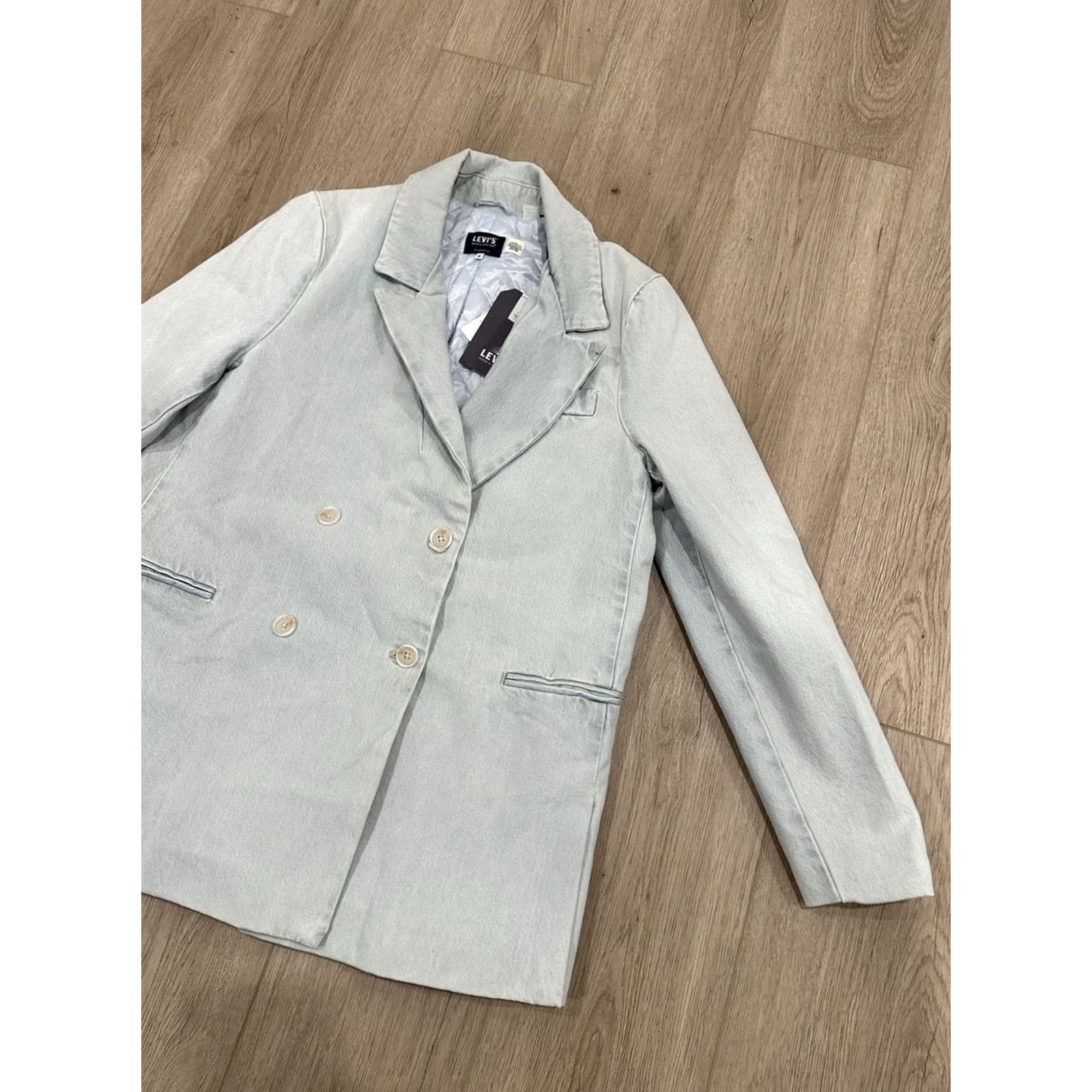 Levi's NWT Levi’s Made & Crafted Light Wash Denim Women’s Jacket Blazer Double Breast M Jacket Women Blue 80s Vintage N/A Size M / US 6-8 / IT 42-44 - 2 Thumbnail