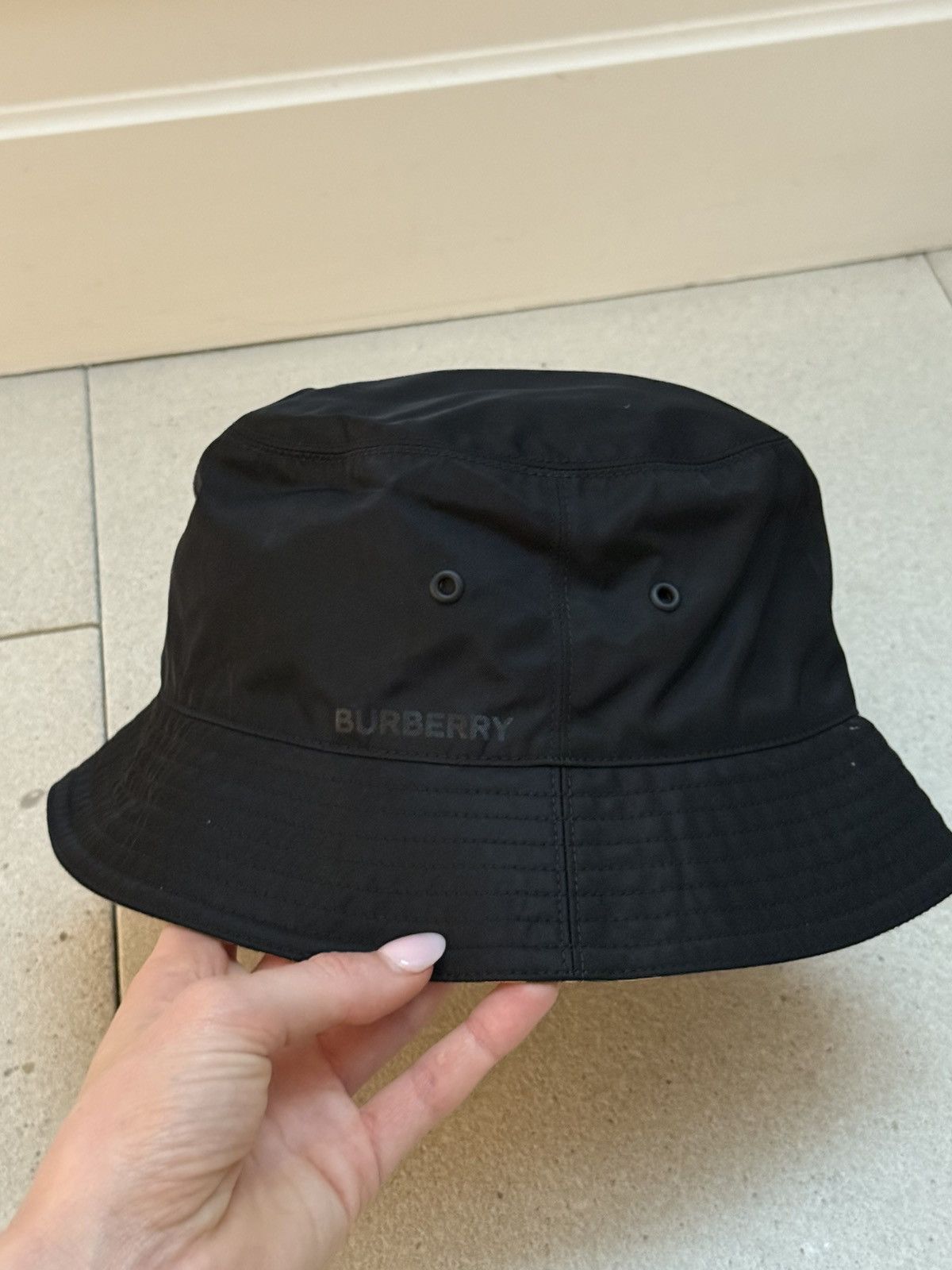 Burberry Burberry Double Sided Nylon Bucket Hat Size ONE SIZE - 1 Thumbnail