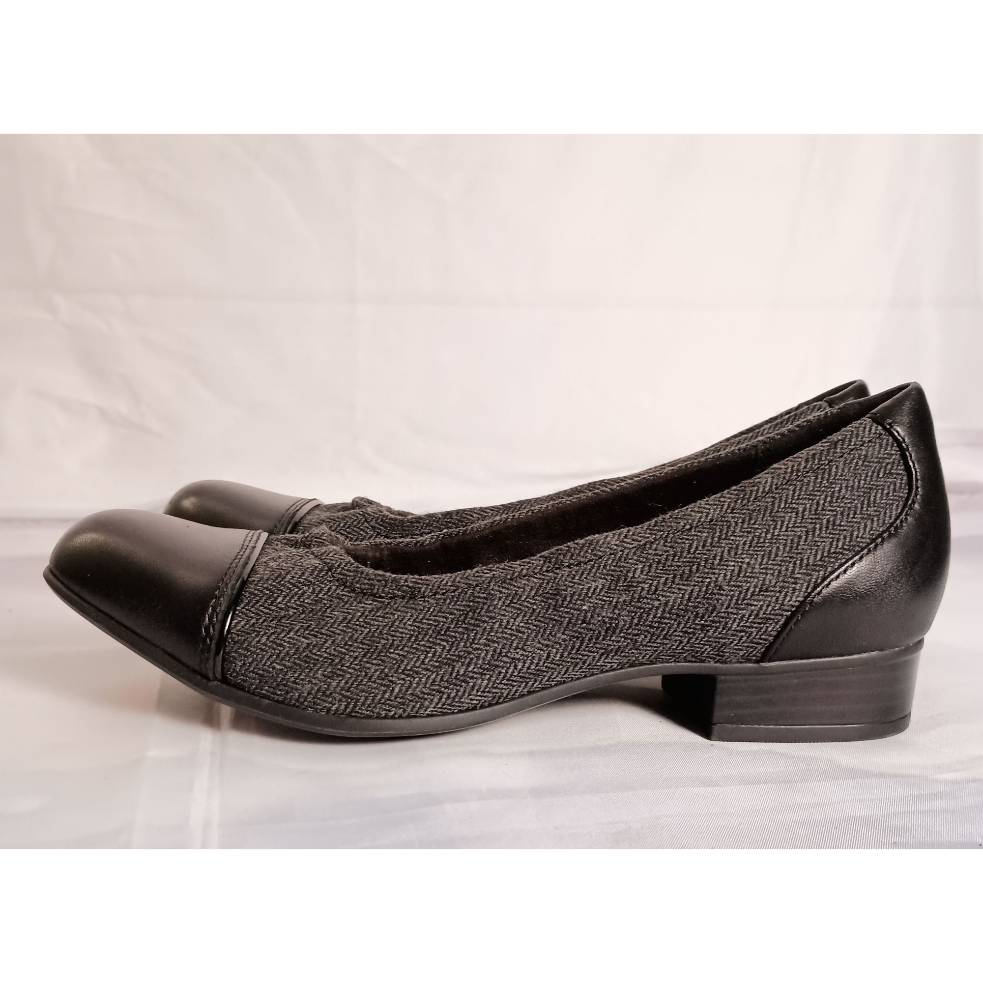 Clarks Clarks Juliet Step Women’s Slip-On Cap-Toe Flats Leather Twe Size US 7 / IT 37 - 1 Thumbnail