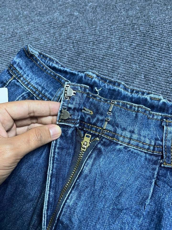 Weekend Max Mara Max Mara blue high-waisted denim jeans with a relaxed fit Size 28" / US 6 / IT 42 - 3 Thumbnail