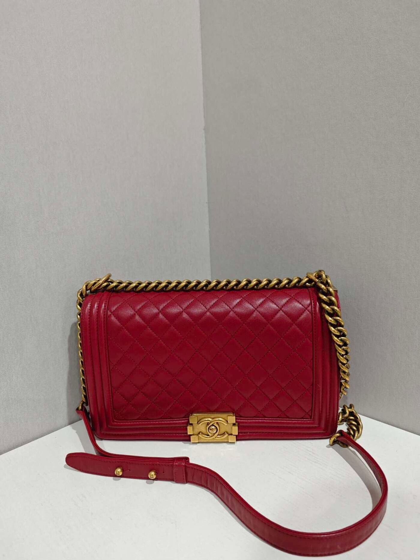 Chanel Pre-loved Bag Very good condition Size ONE SIZE - 1 Thumbnail
