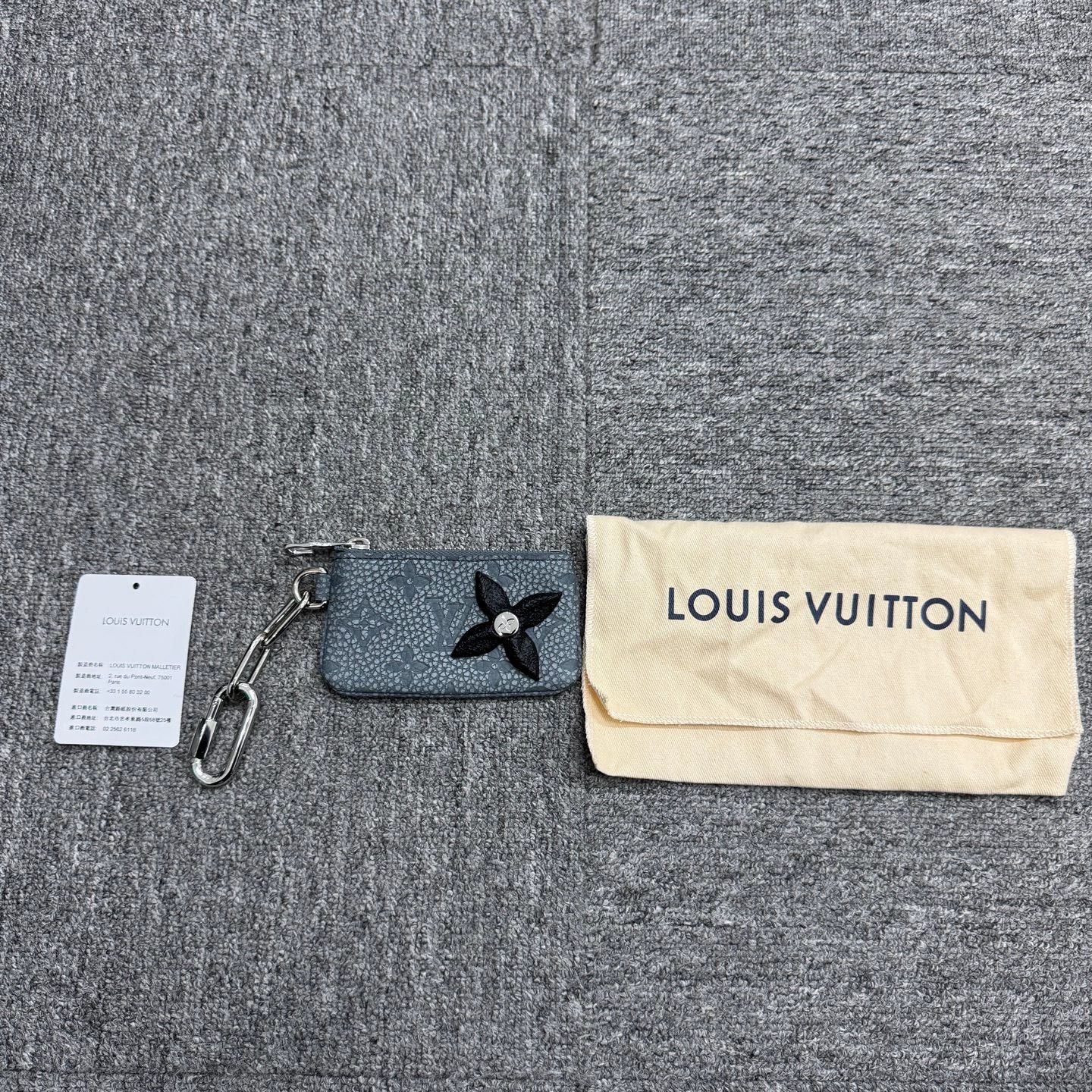 Louis Vuitton LV Climbing Series coin purse Size ONE SIZE - 1 Thumbnail