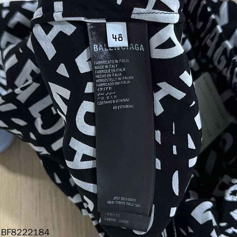 Balenciaga Balenciaga Bullet screen full of logo shorts Size US 32 / EU 48 - 4 Thumbnail