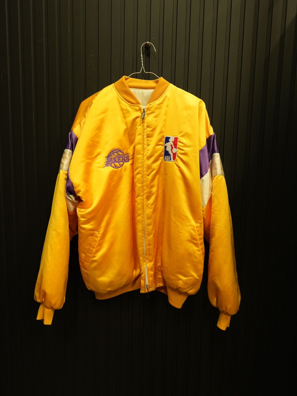 Vintage Vintage 80s Bootleg NBA LA Lakers Satin Jacket Size US L / EU 52-54 / 3 - 1 Thumbnail