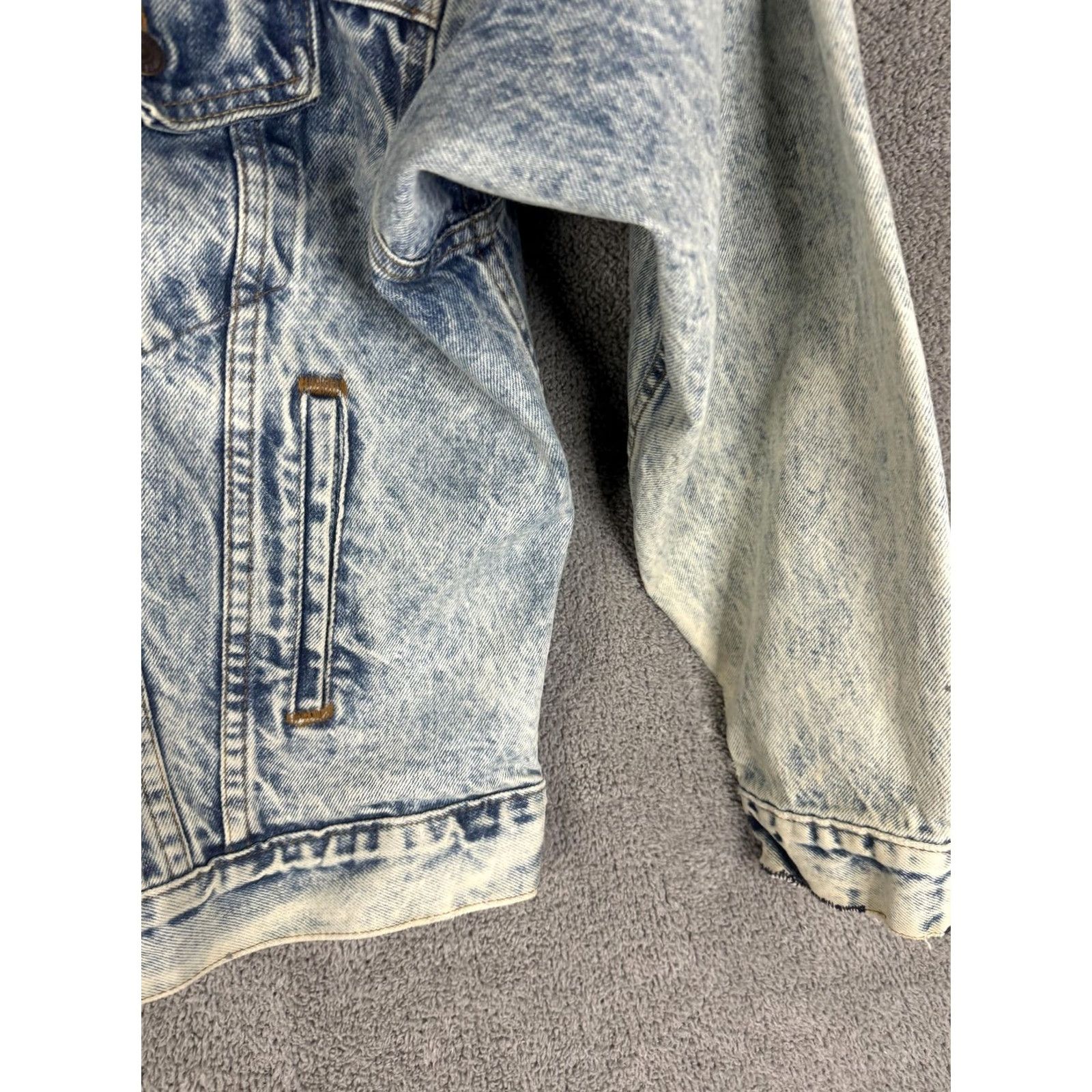 Levi's VINTAGE Levi's Jacket Mens L Denim Trucker Sun Flower 70507 90s Hippie Casual Button Front Embroidered Pockets Size US L / EU 52-54 / 3 - 3 Thumbnail
