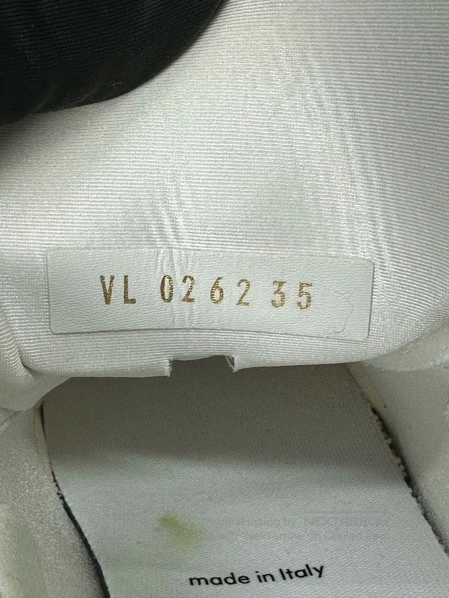 Louis Vuitton Louis Vuitton White and Gold RUN Casual Sports Shoes| Size US 4.5 / IT 34.5 - 6 Thumbnail