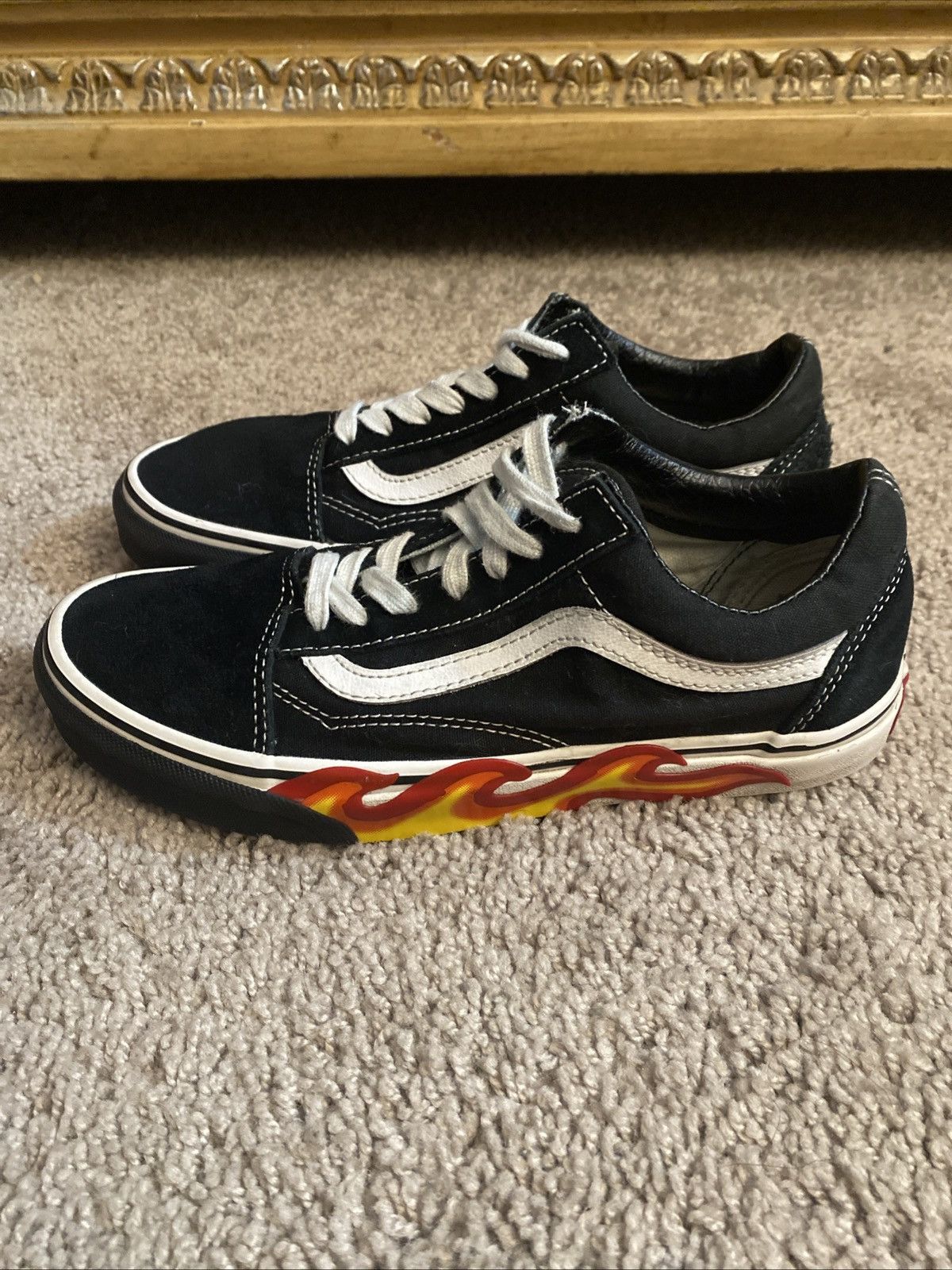 Vans Unisex Vans Oldskool flame accent low sneakers size 5.5M/7W Size US 5.5 / EU 38 - 1 Thumbnail