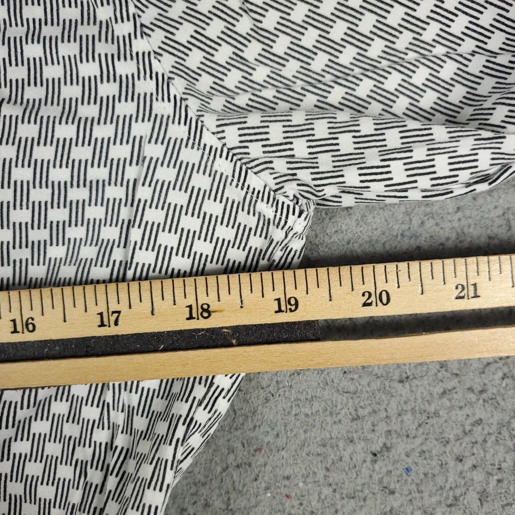 Banana Republic Banana Republic Button-Up Shirt Womens 12 Gray Check Long Sleeve Regular Fit Size XL / US 12-14 / IT 48-50 - 7 Thumbnail