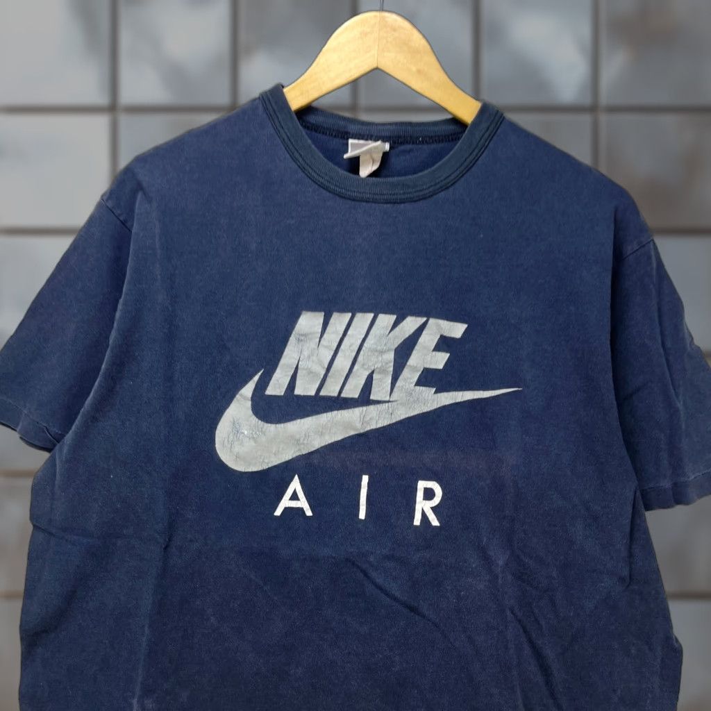 Nike VINTAGE Nike Air T-Shirt XL Men Black 90s Sun Faded Single Stitch Shirt Mens Size US XL / EU 56 / 4 - 1 Thumbnail