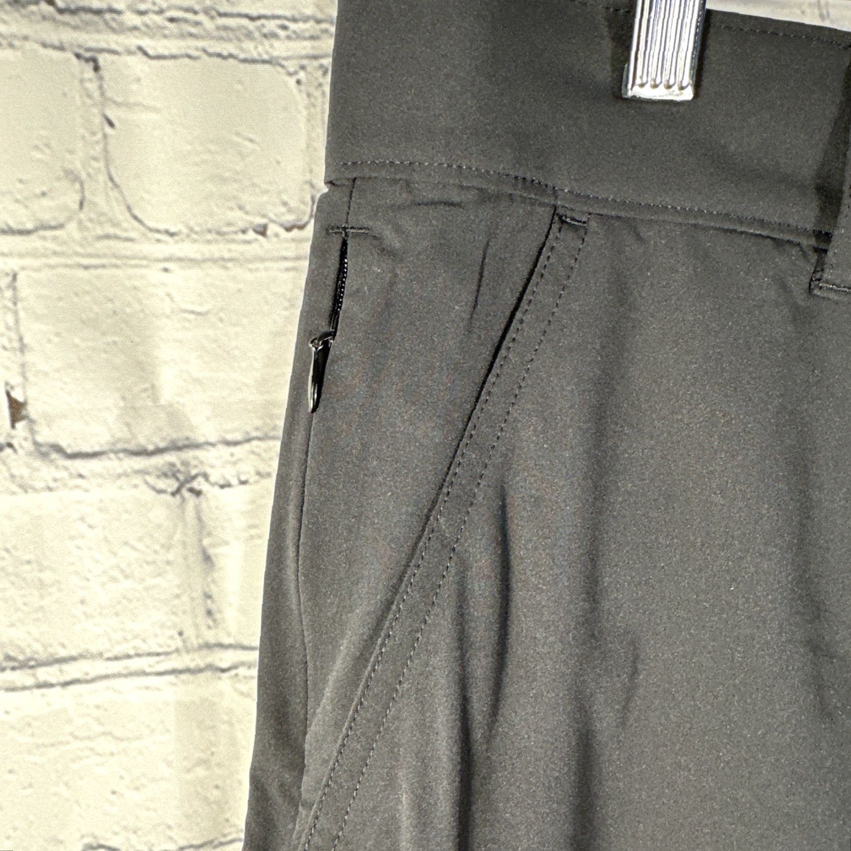 Orvis Orvis Cargo Shorts Mens 36 Black 9” Inseam 9" Cargo Pocket Lightweight Microfiber Nylon Spandex Regular Fit Vintage: No Size US 36 / EU 52 - 3 Thumbnail