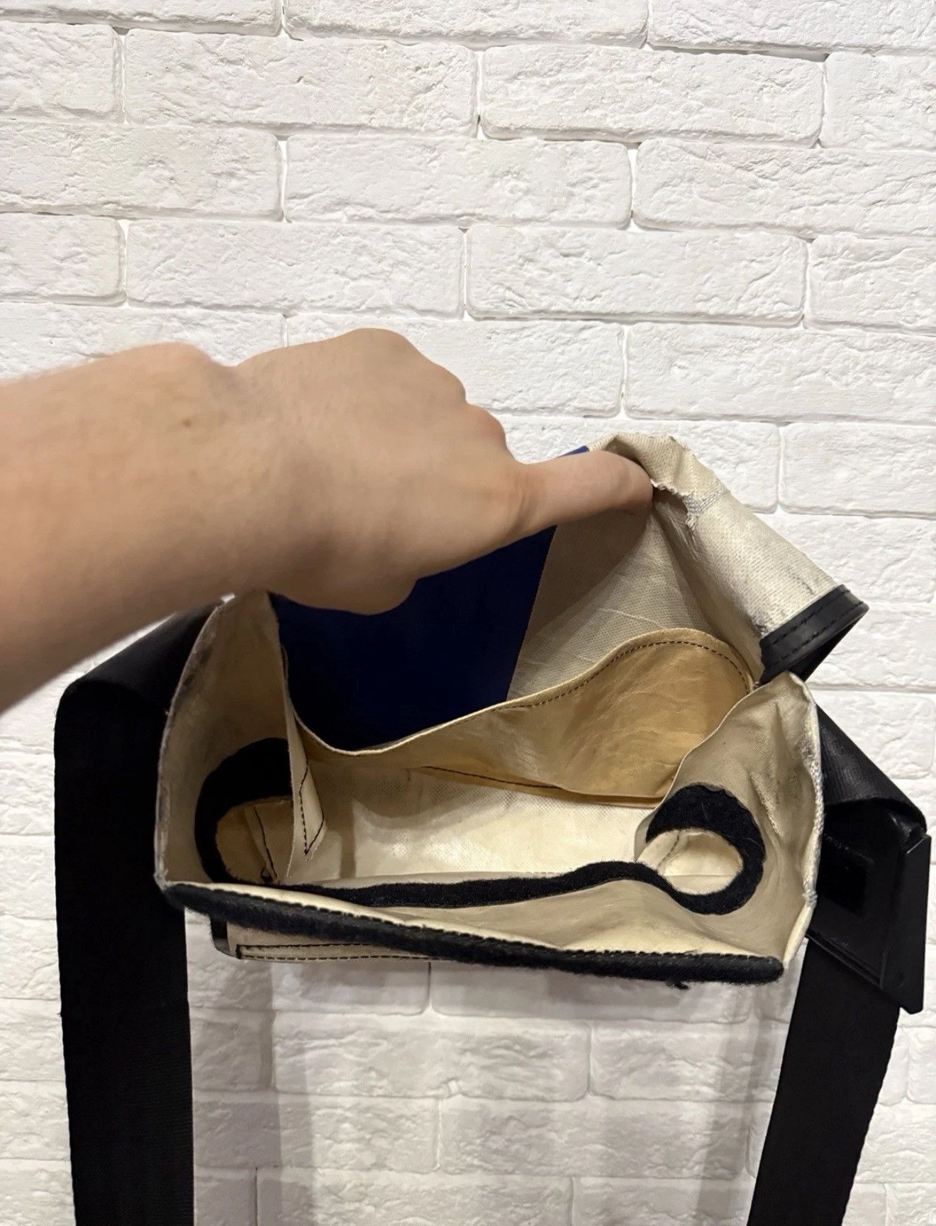 Freitag Freitag Medium Crossbody Tranformer Bag Recycled Vintage Size ONE SIZE - 10 Thumbnail