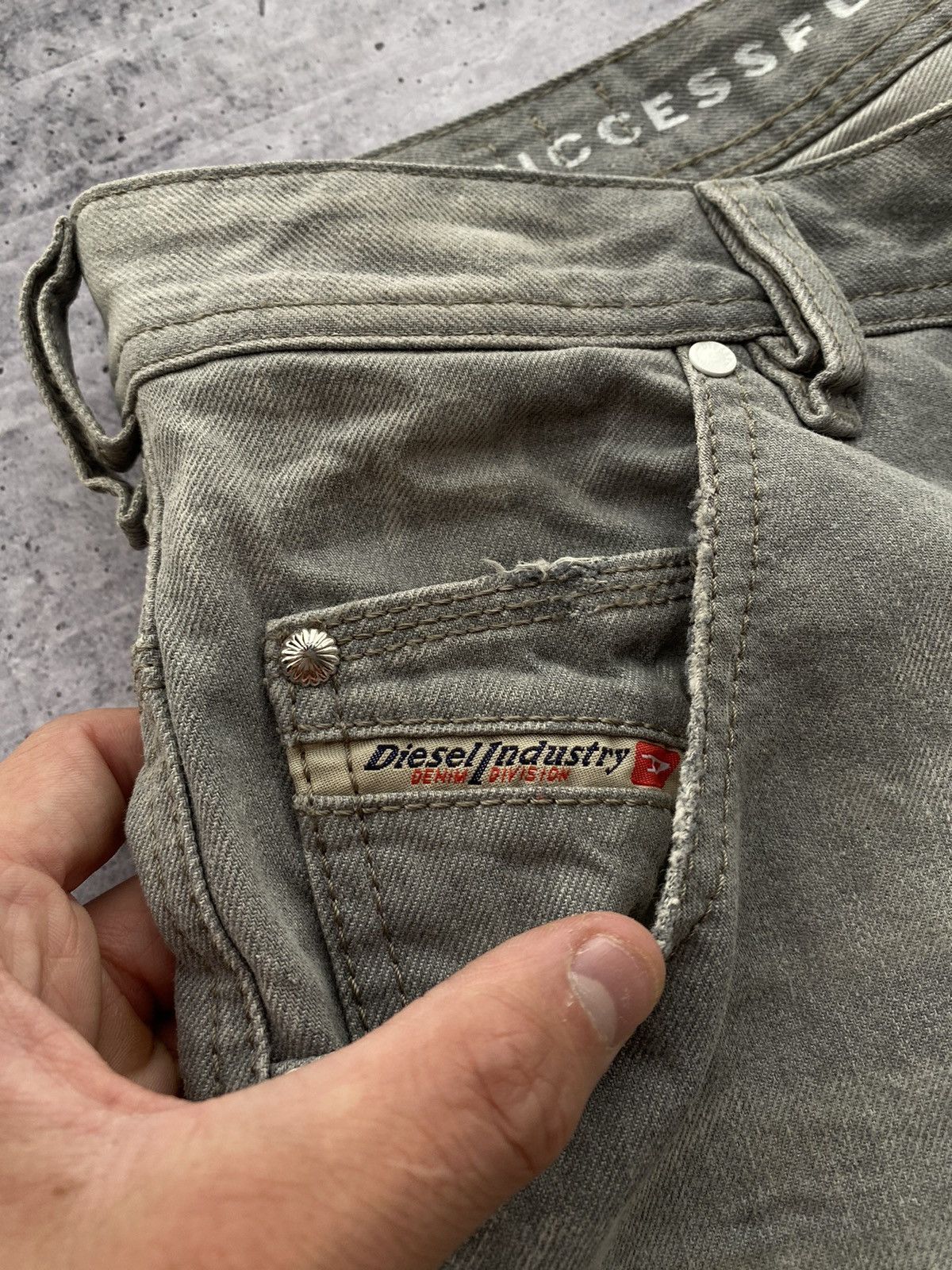 Diesel × Diesel Black Gold Diesel industry krooley Regular slim carrot jeans italy Size US 32 / EU 48 - 11 Thumbnail