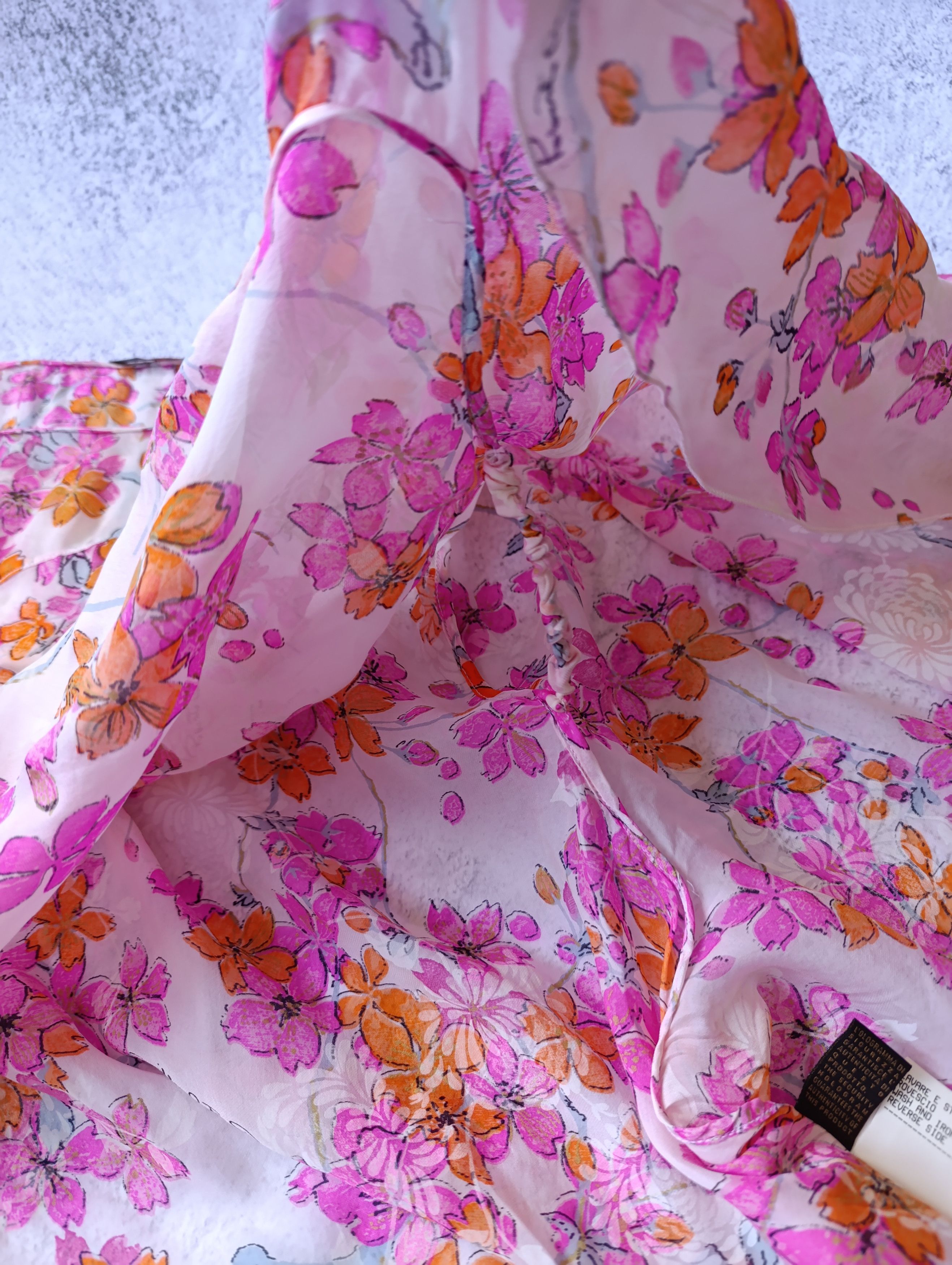 Roberto Cavalli ROBERTO CAVALLI VINTAGE SILK BLOUSE WITH FLOWERS PRINT Size S / US 4 / IT 40 - 12 Thumbnail