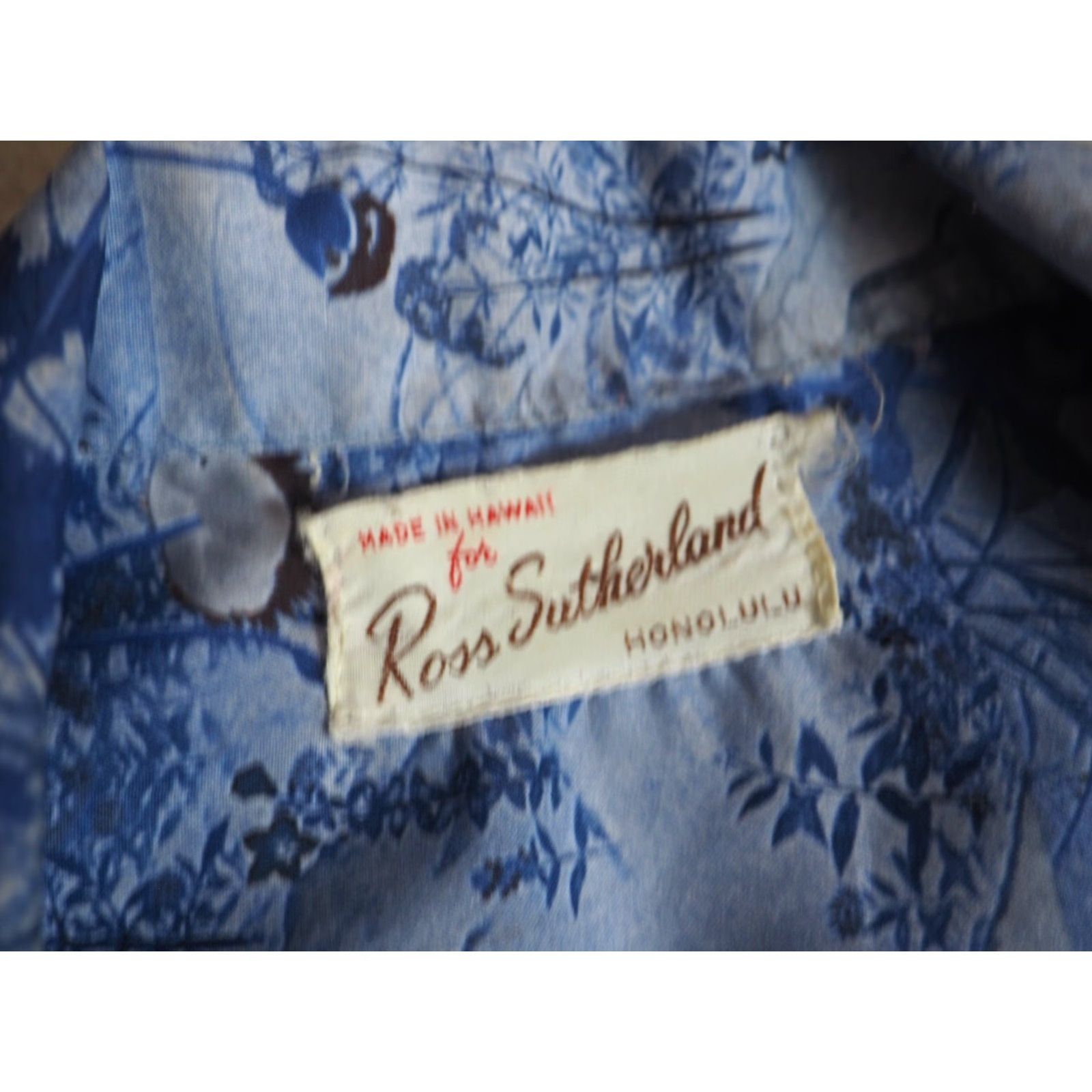 Vintage VINTAGE Ross Sutherland Hawaiian Mountain Print Poly Button Loop Shirt Mens L Blue 60s Rockabilly Casual Hawaiian Decade 1960s Size US L / EU 52-54 / 3 - 5 Thumbnail
