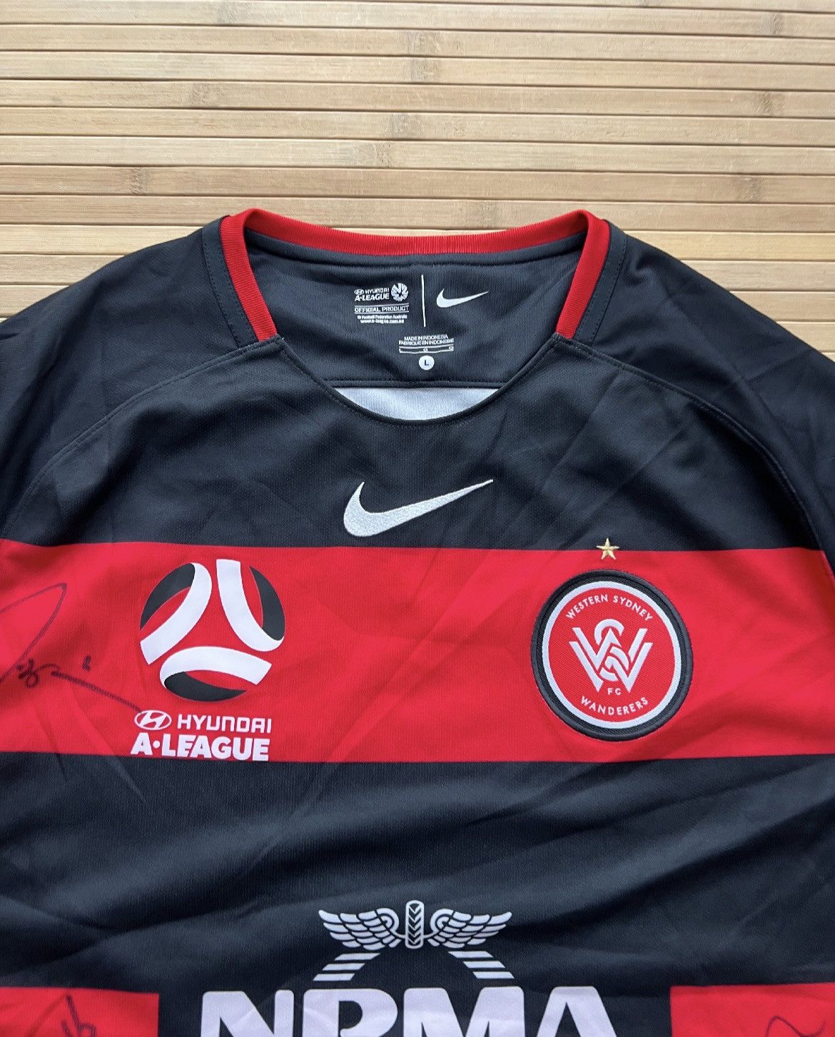 Nike Western Sydney Wanderers Signed Jersey Size US XL / EU 56 / 4 - 2 Thumbnail