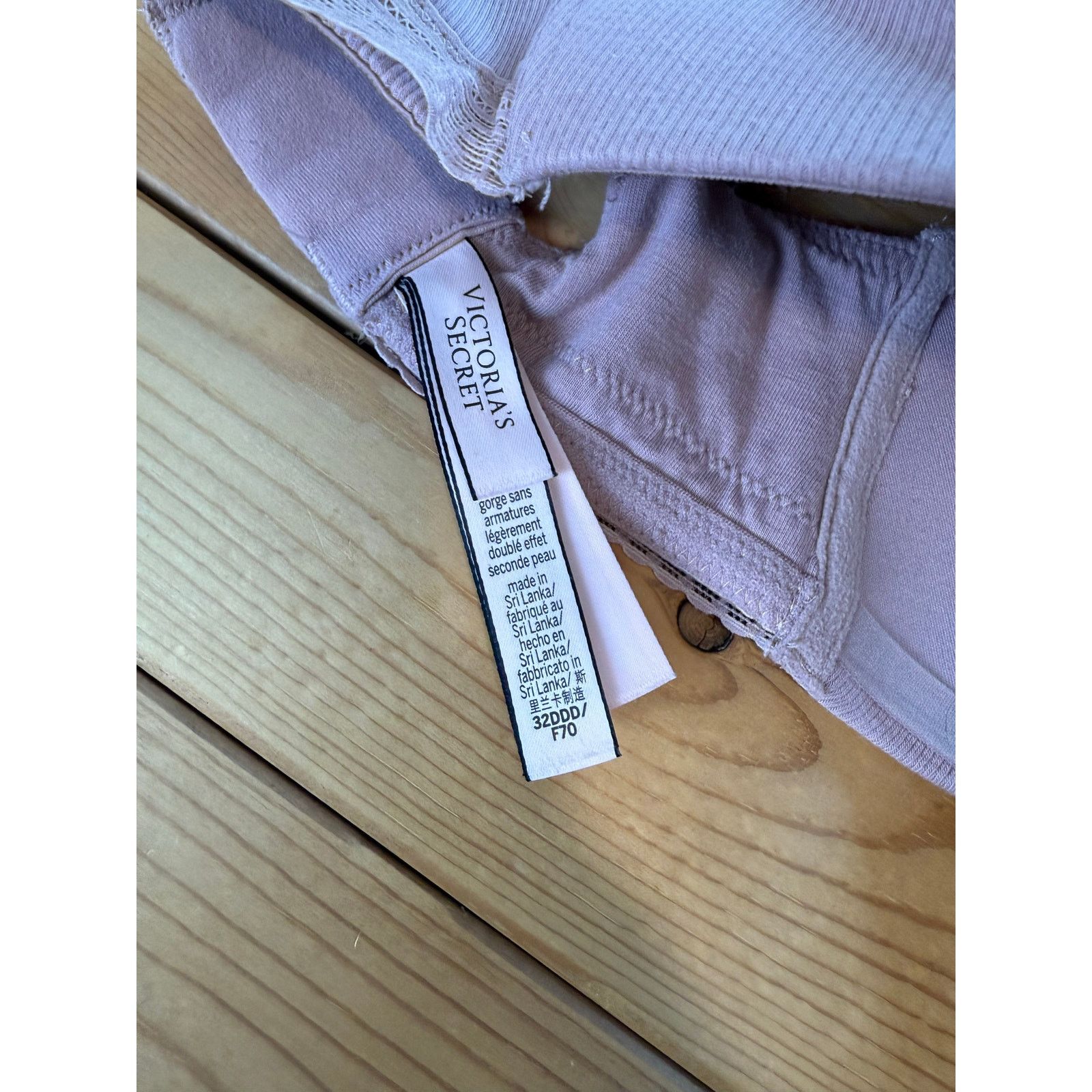 Victoria's Secret NWOT Lot of (2) Bras, Natori 32DD Victoria Secret 32DDD Size ONE SIZE - 8 Thumbnail