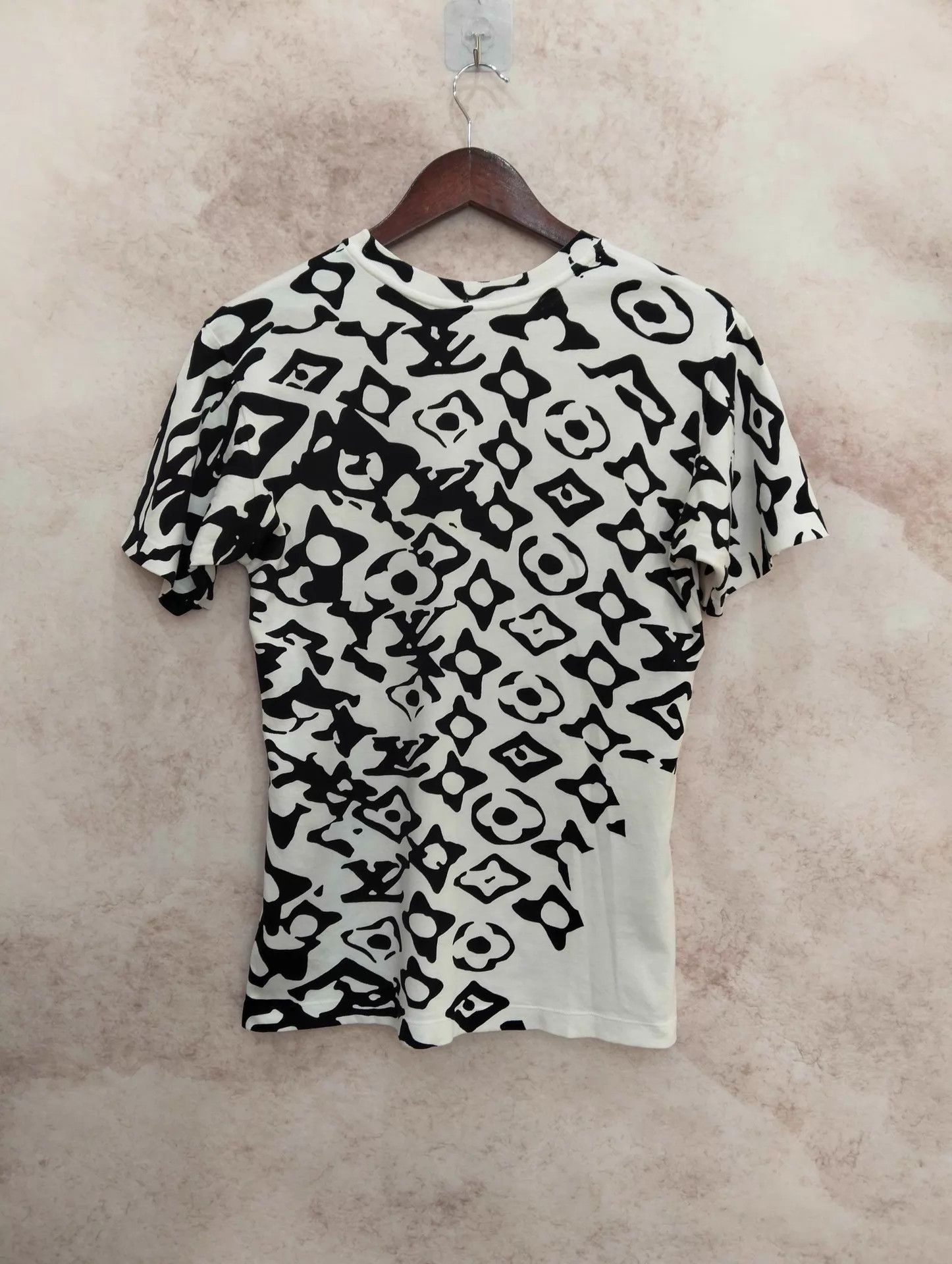 Louis Vuitton LV Black & White Monogram Short Sleeve T S Size S / US 4 / IT 40 - 2 Thumbnail