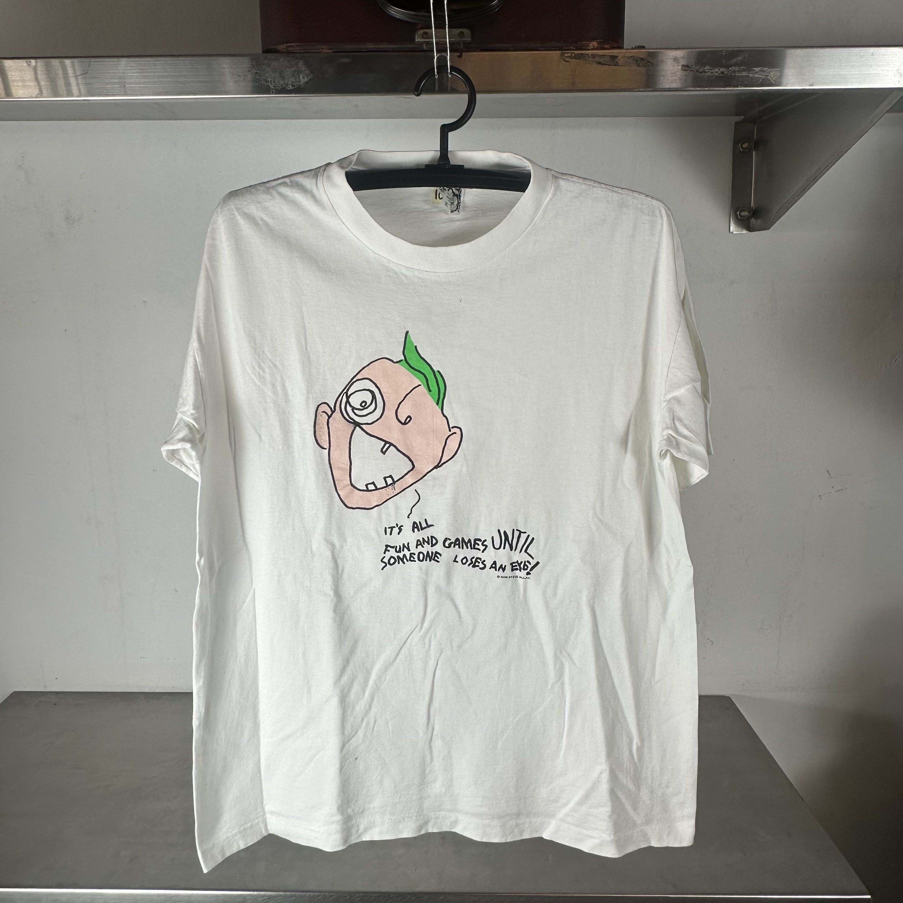 Vintage 1990 Fun and Games Until Someone Loses An Eye! T-shirt Size US L / EU 52-54 / 3 - 1 Thumbnail