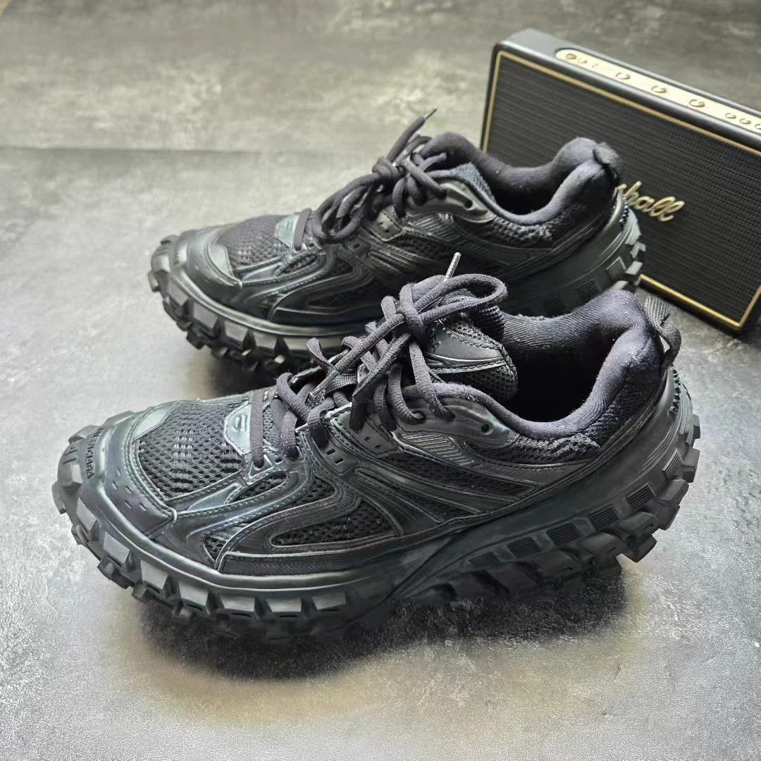 Balenciaga Balenciaga Bouncer Defender Black Sneaker $1250 Size 43