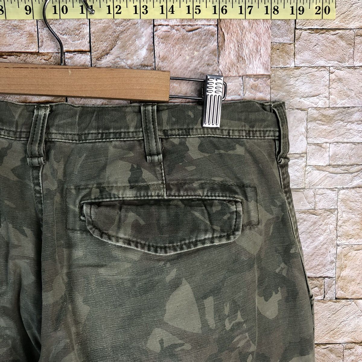 Japanese Brand Uniqlo Green Camo Cargo Multipocket Pants #A142 Size US 34 / EU 50 - 19 Thumbnail