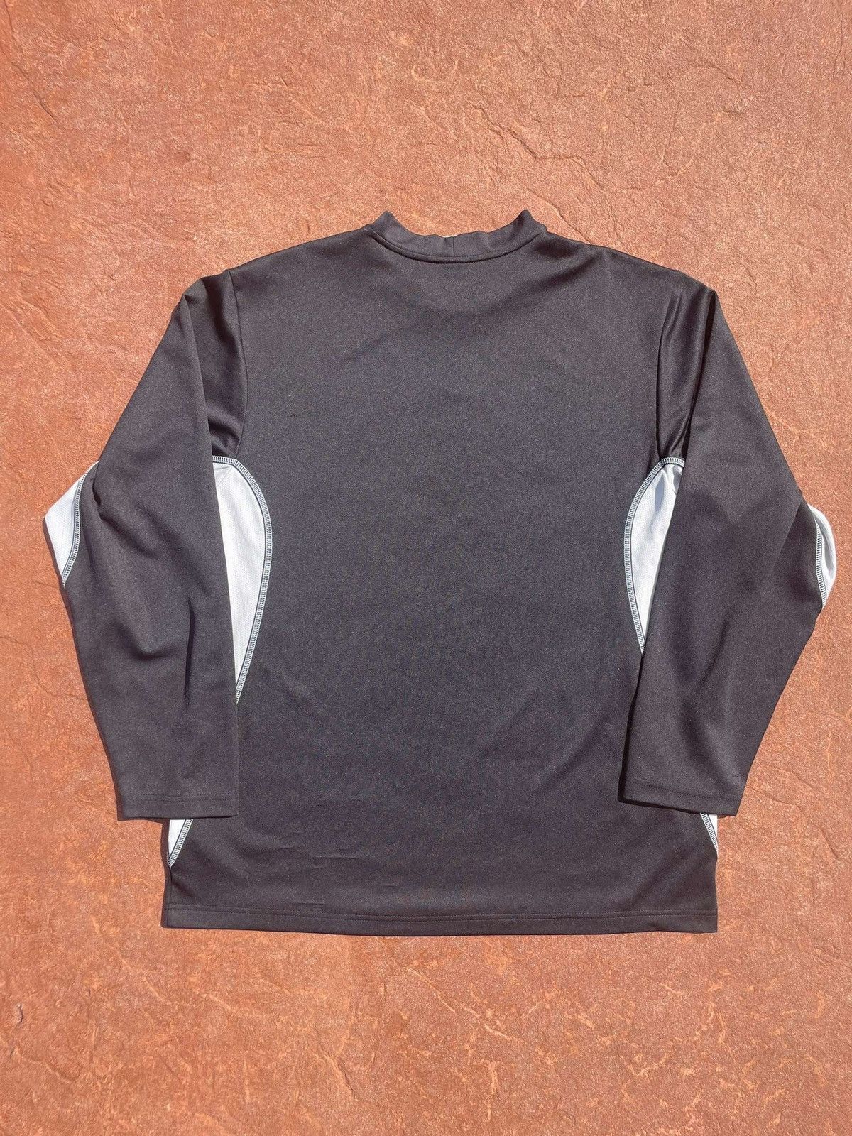 Nike Vintage Y2K Essential Center Swoosh Nike Long Sleeve Tee Size US L / EU 52-54 / 3 - 2 Thumbnail