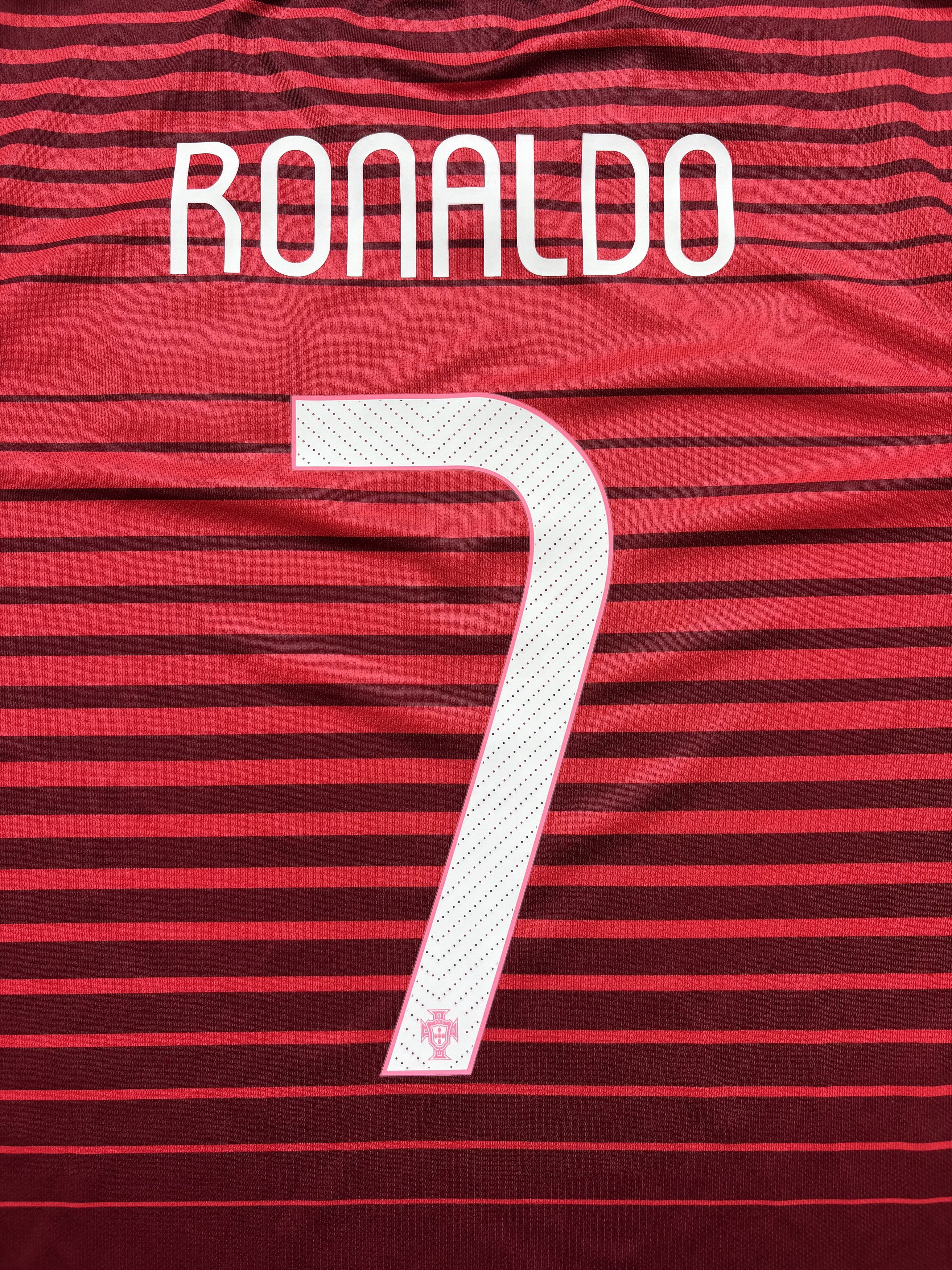 Nike Portugal 2014 Home Jersey – Ronaldo #7 – Size M – Nike Size US M / EU 48-50 / 2 - 13 Thumbnail