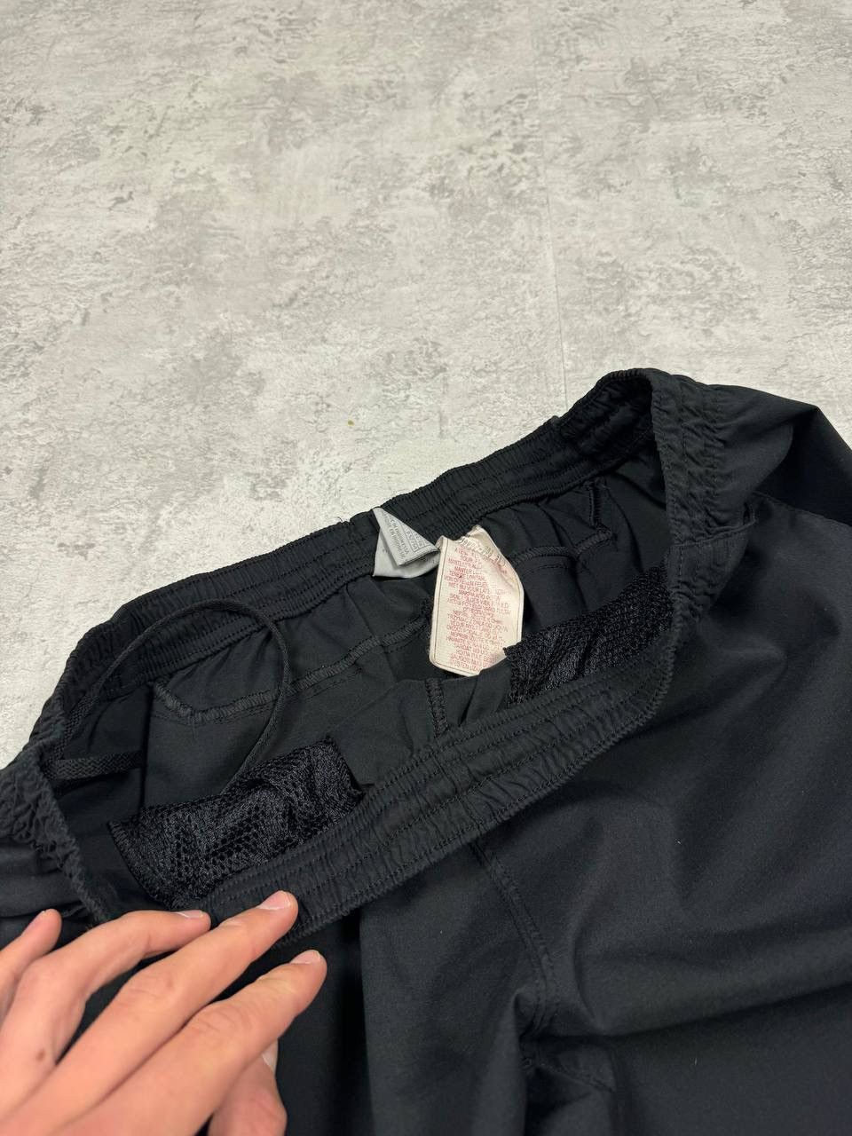 Nike Vintage Nike y2k Black Shorts Size L Size US 34 / EU 50 - 11 Thumbnail