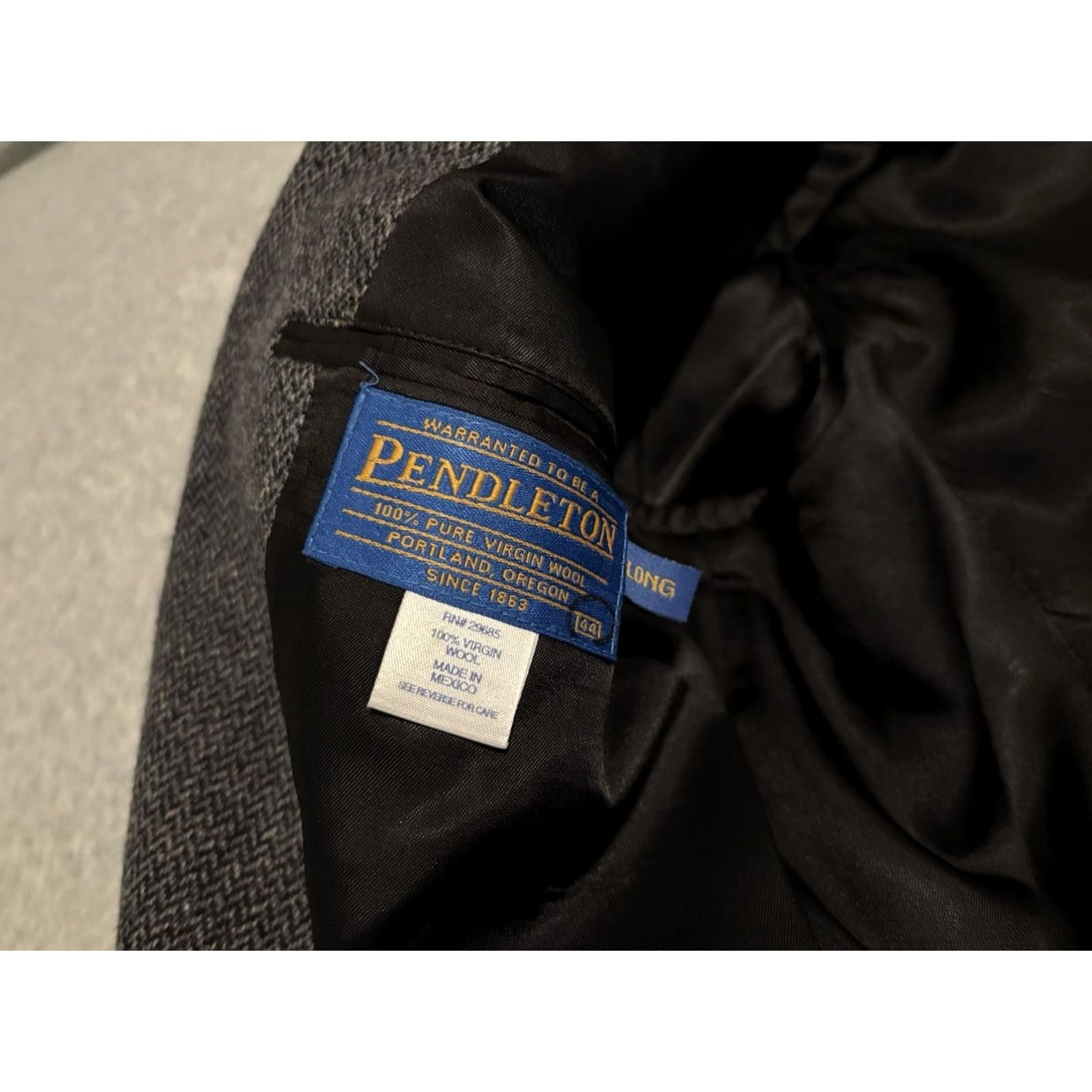 Pendleton Pendleton Western Tweed Wool Jacket Blazer Sport Coat Elbow Patch Gray Black 44L Mens Long Wool Tweed 2 Button Western Theme Size 44R - 3 Thumbnail