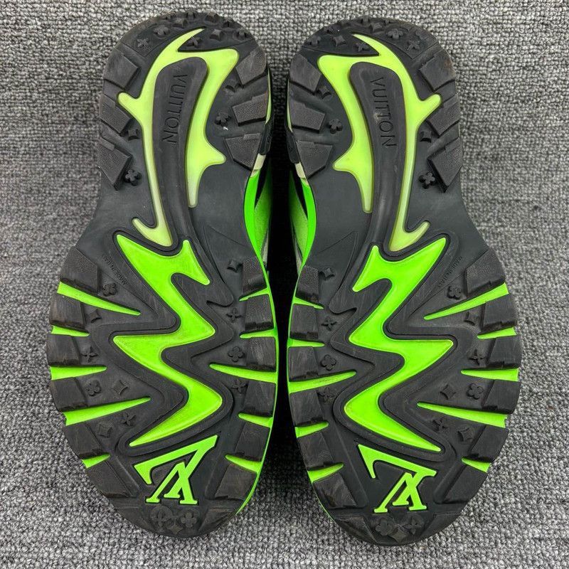 Louis Vuitton Louis Vuitton Runner Tactic Athletic Sneakers - Size US 8.5 / EU 41-42 - 4 Thumbnail