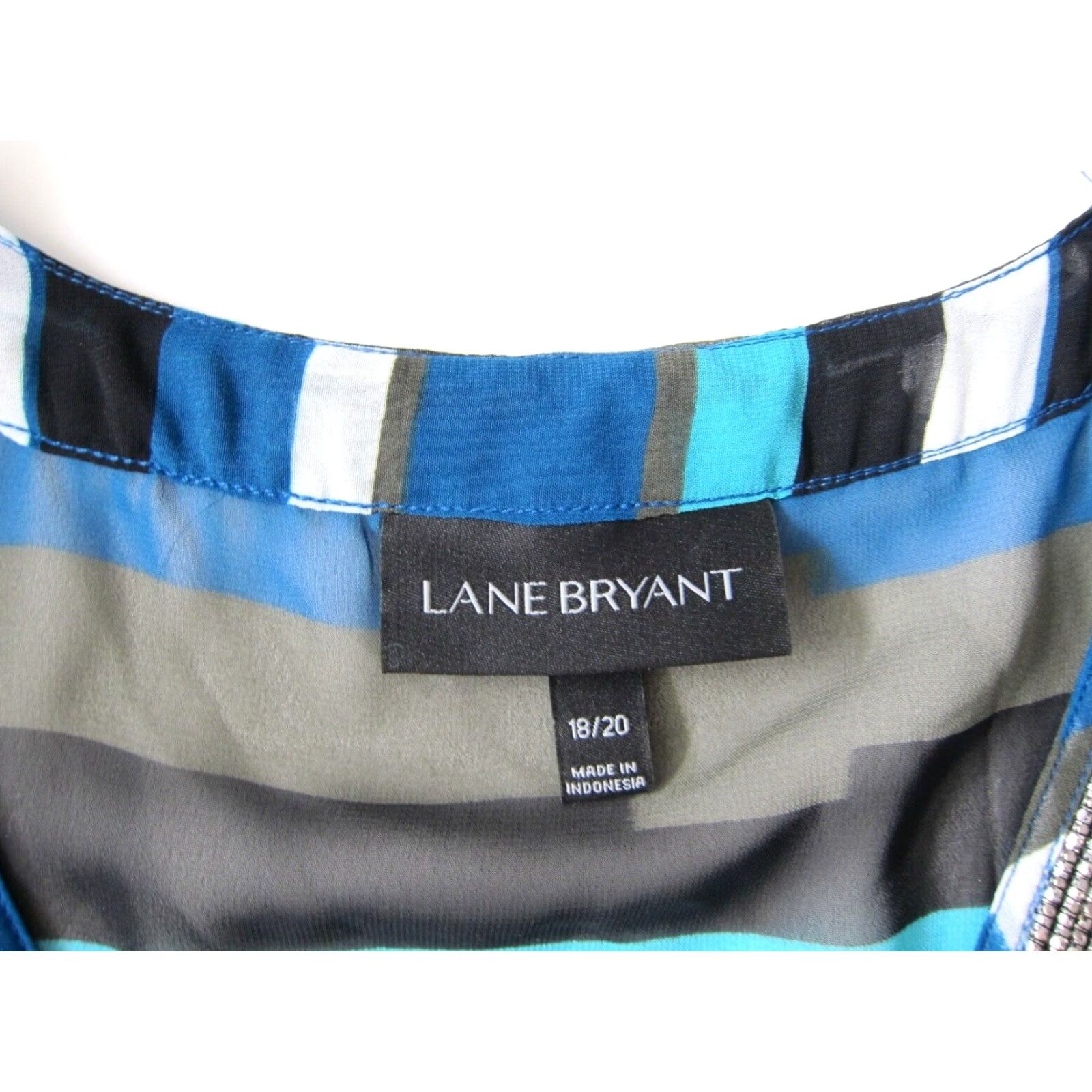 Vintage Lane Bryant Geometric Blouse Tunic 18/20 Blue Black Beaded Silver V-Neck Sheer 3/4 Sleeve Womens Size XXL / US 16-18 / IT 52-54 - 4 Thumbnail