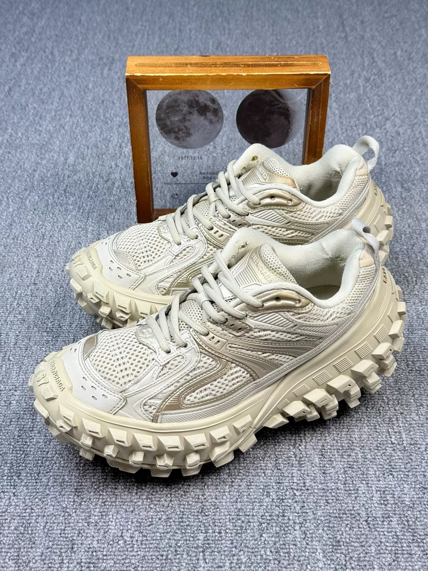 Balenciaga Balenciaga Brown Lowtop Sneakers it_37 Women Size US 7 / IT 37 - 1 Thumbnail