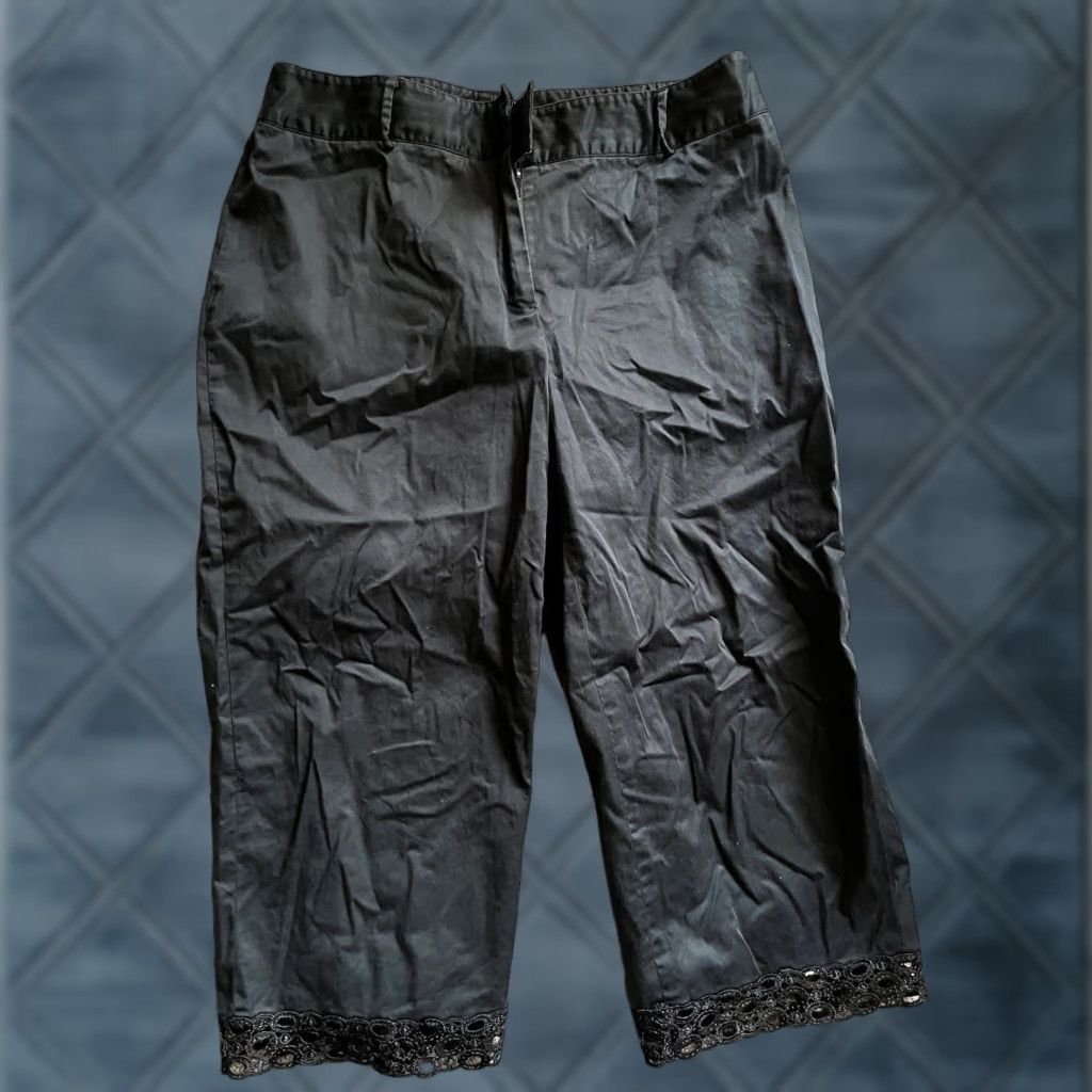 Alfani ALFANI Black Capri Crop Pants Petite Women Size 6P Size 28" / US 6 / IT 42 - 1 Thumbnail