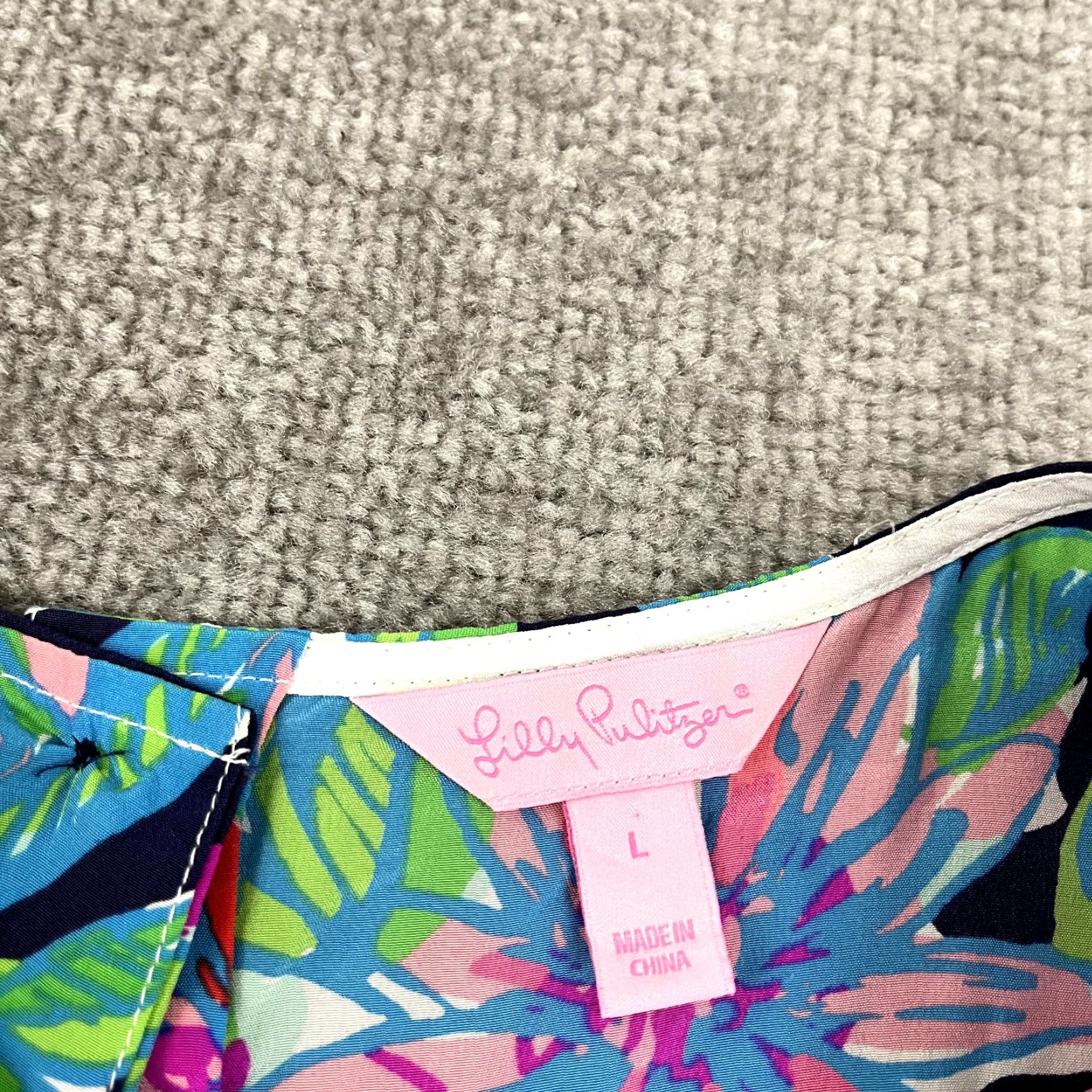 Lilly Pulitzer Lilly Pulitzer Women's Silk Sleeveless Iona Shell Blouse Large Floral Resort Sheer Abstract Colorful 2000s Size L / US 10 / IT 46 - 2 Thumbnail